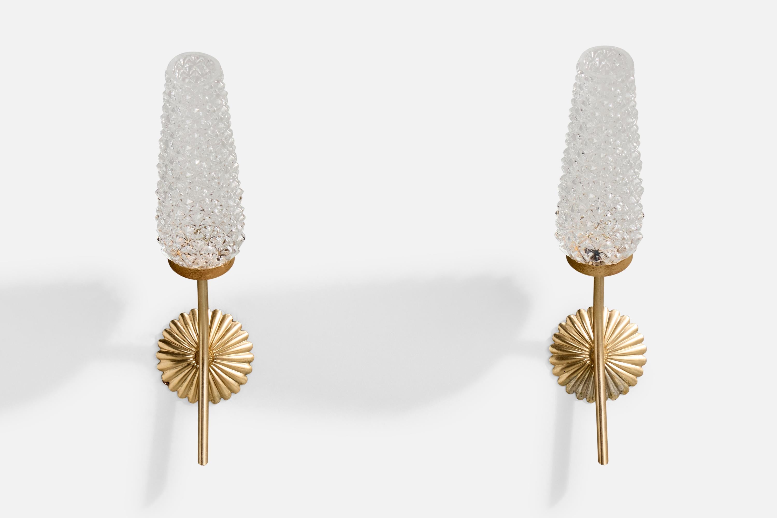 Mid-Century Modern Design/One, appliques, laiton, verre, France, années 1950 en vente