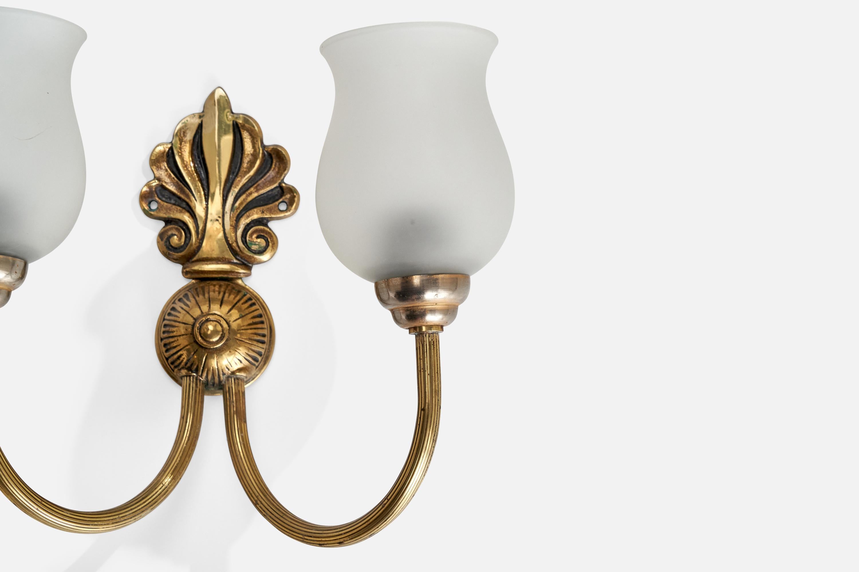 French Designer, Wall Lights, Brass, Glass, France, 1950s For Sale 2