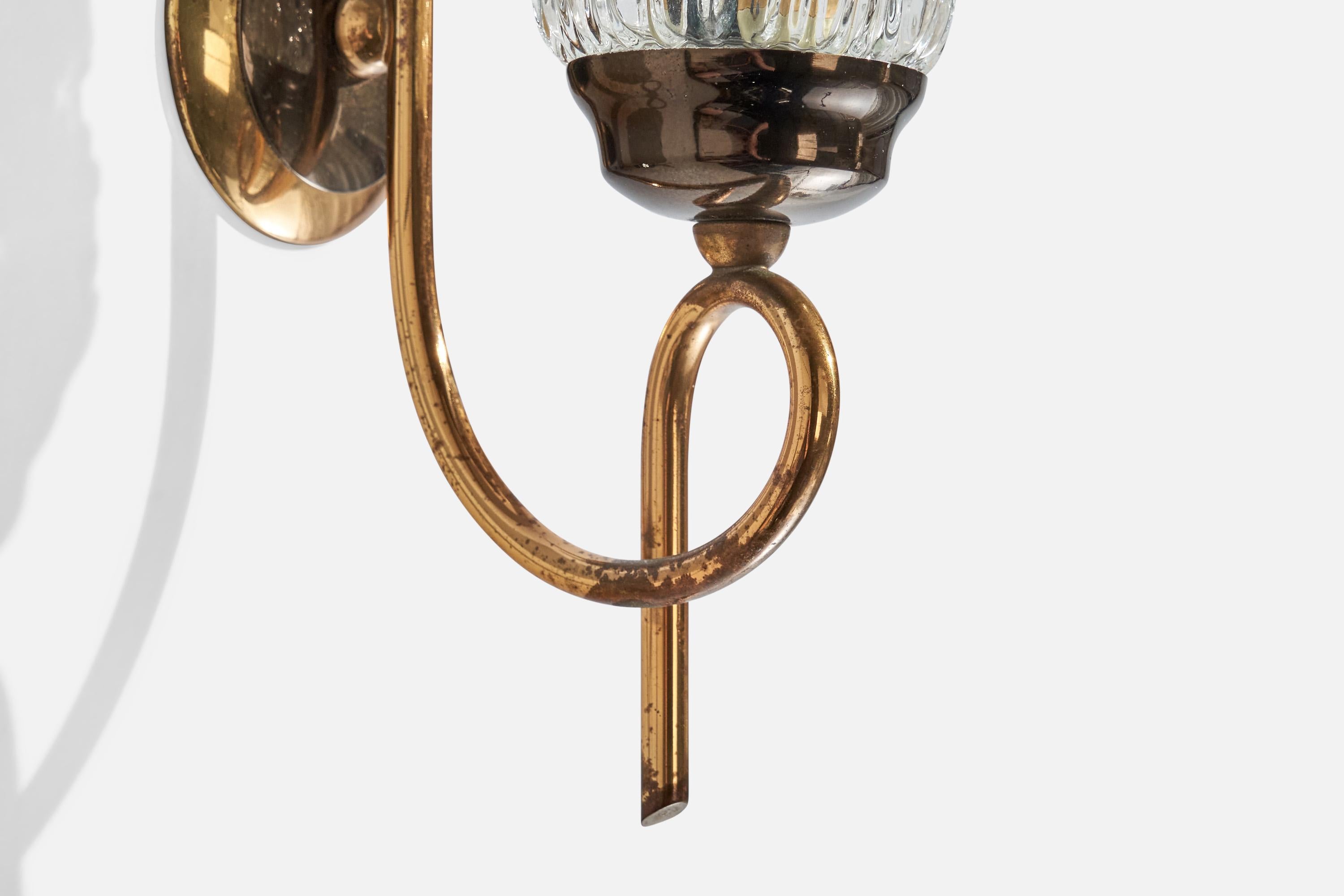 French Designer, Wall Lights, Brass, Glass, France, 1950s For Sale 1