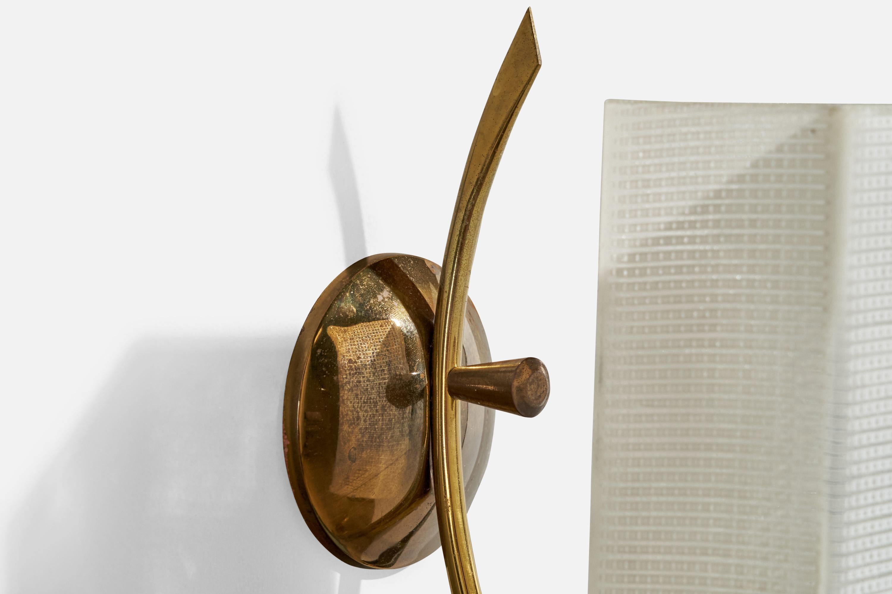 French Designer, Wall Lights, Brass, Glass, France, 1950s For Sale 2