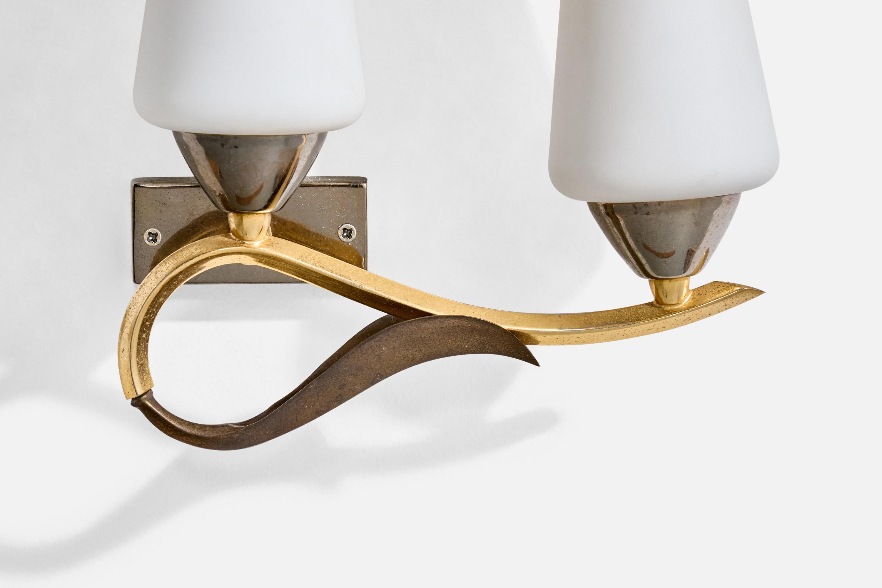 French Designer, Wall Lights, Brass, Glass, France, 1950s For Sale 1
