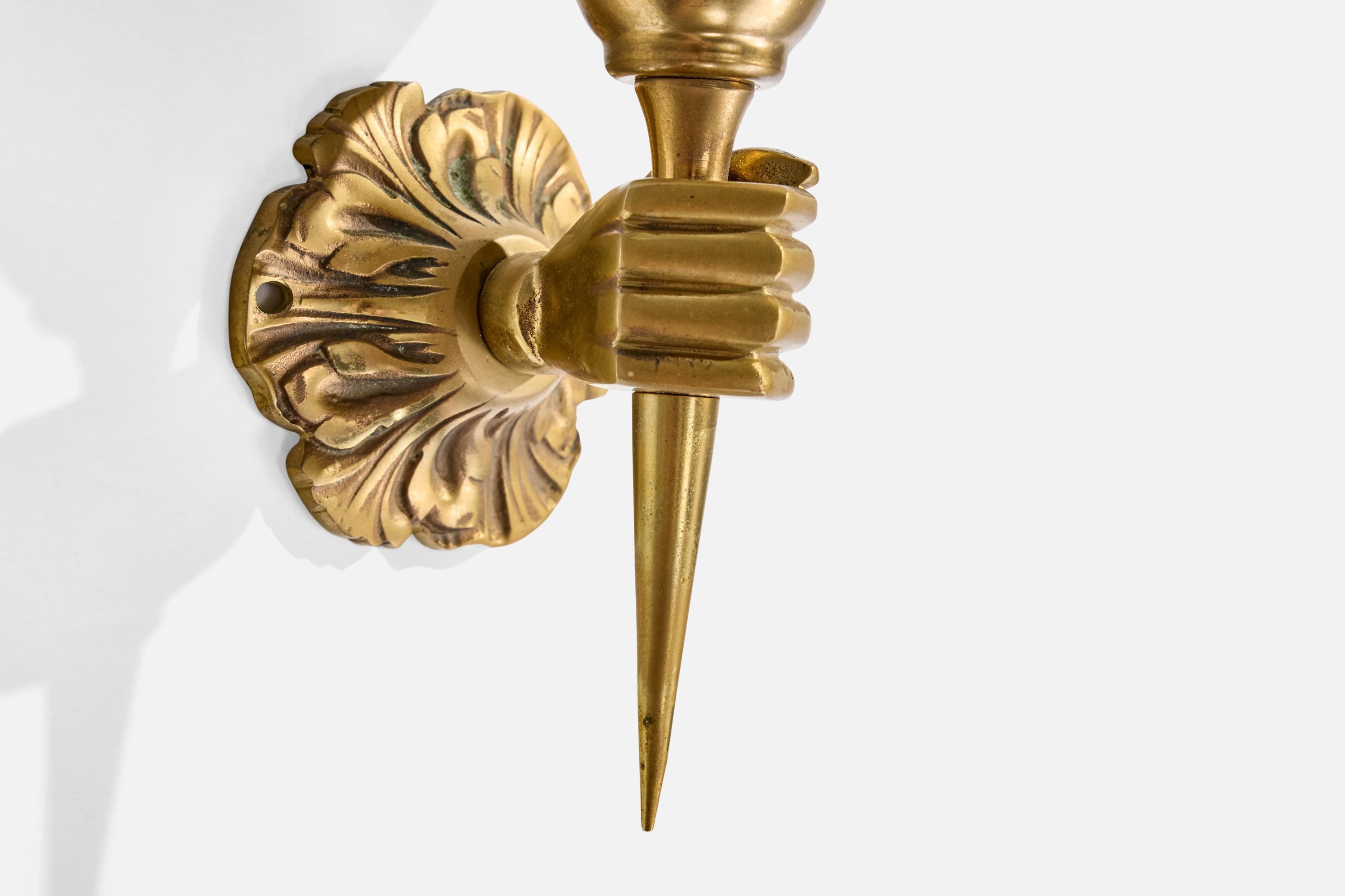 Französischer Designer, Wandleuchten, Messing, Glas, Frankreich, 1950er Jahre im Angebot 1