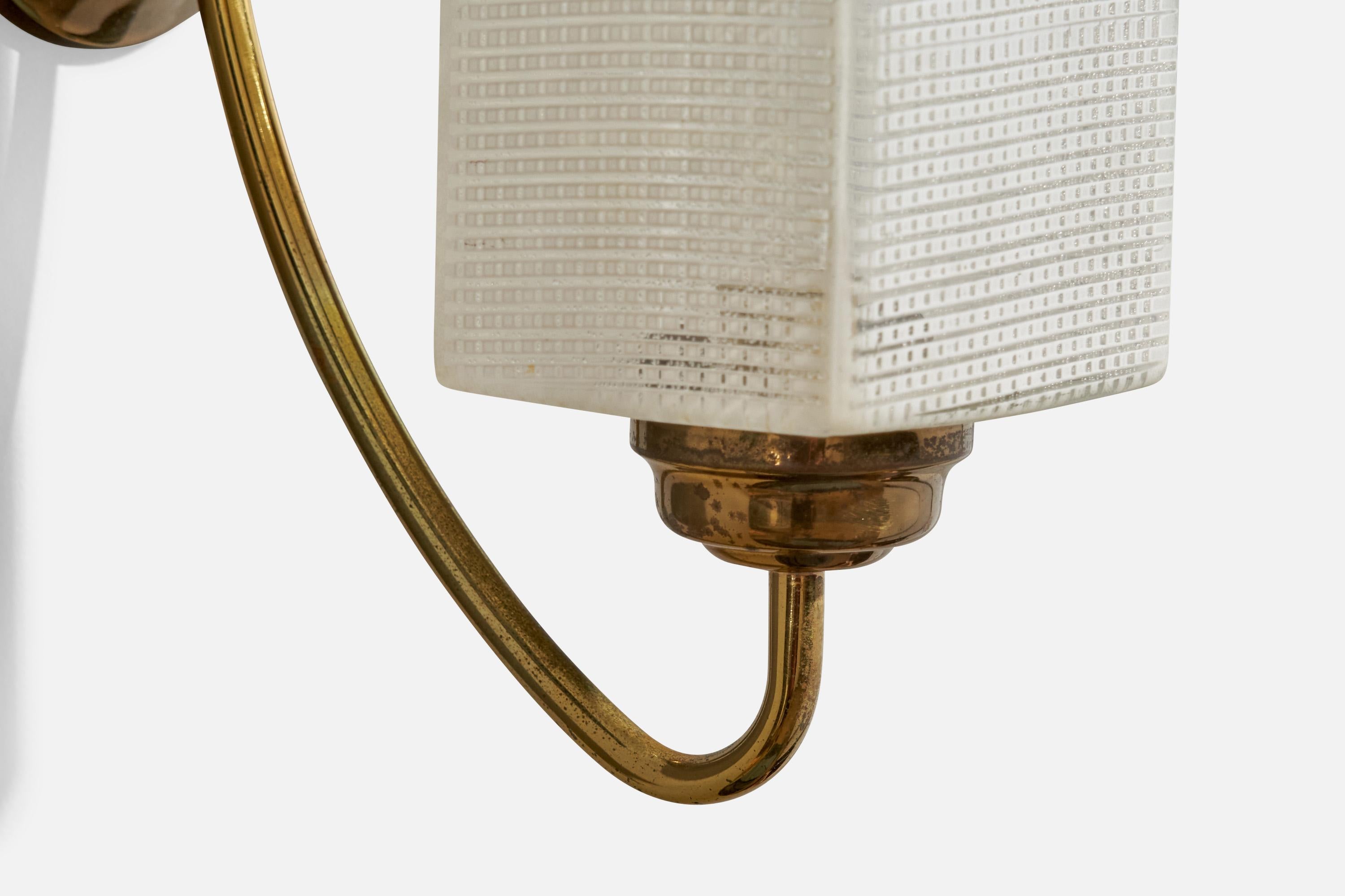 French Designer, Wall Lights, Brass, Glass, France, 1950s For Sale 3