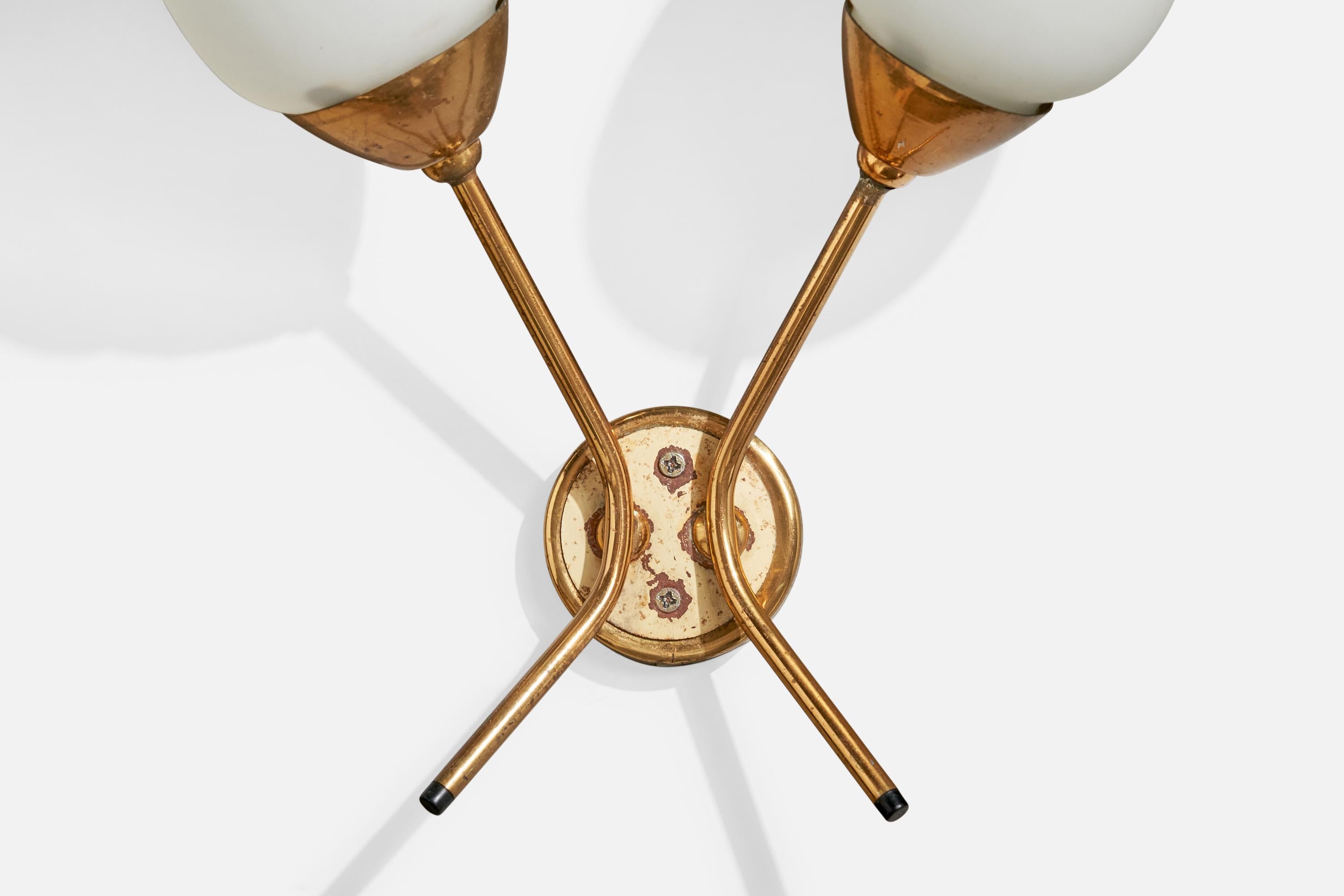 French Designer, Wall Lights, Brass, Glass, France, 1950s For Sale 3