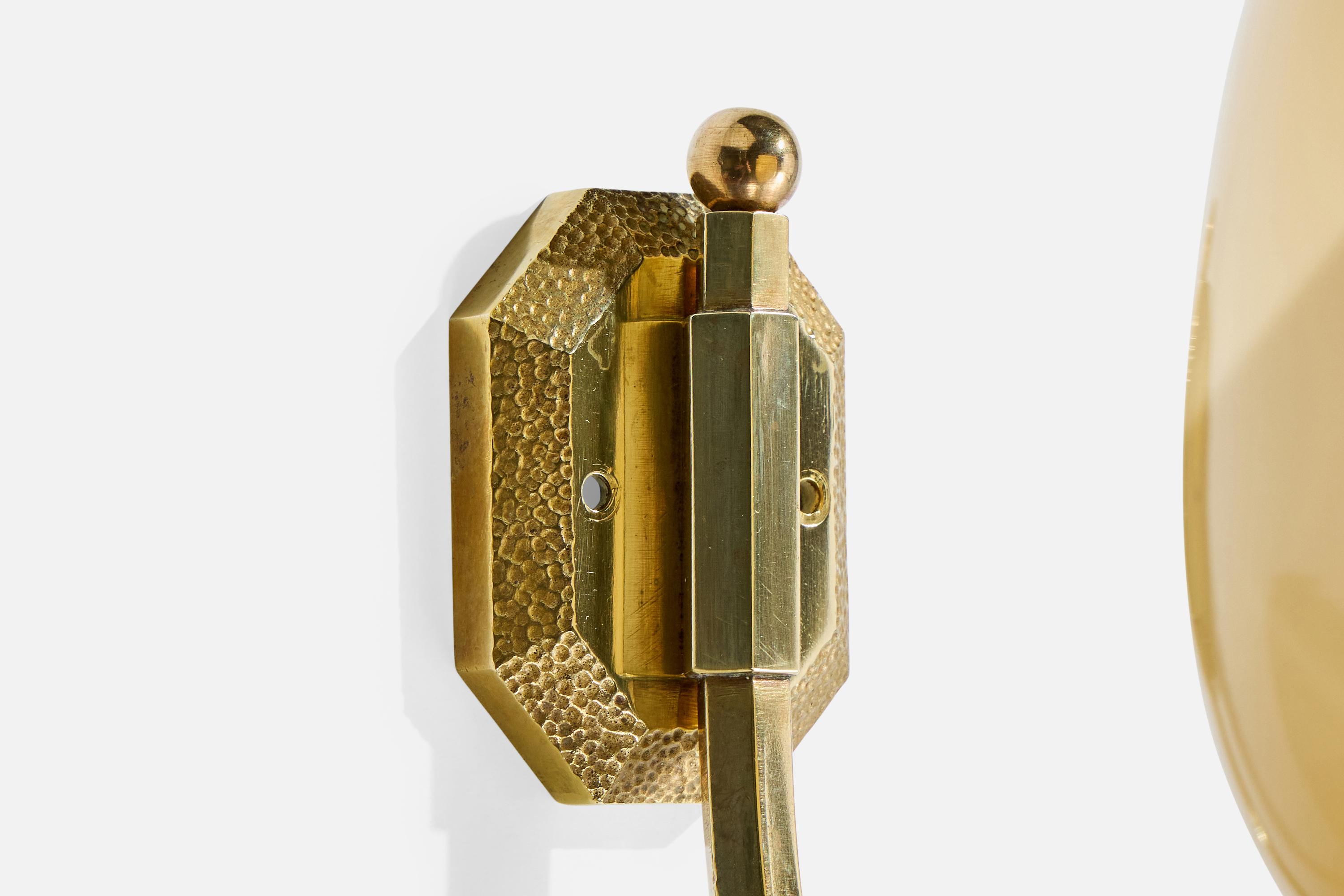 Laiton Design/One, appliques, laiton, verre, France, années 1950 en vente