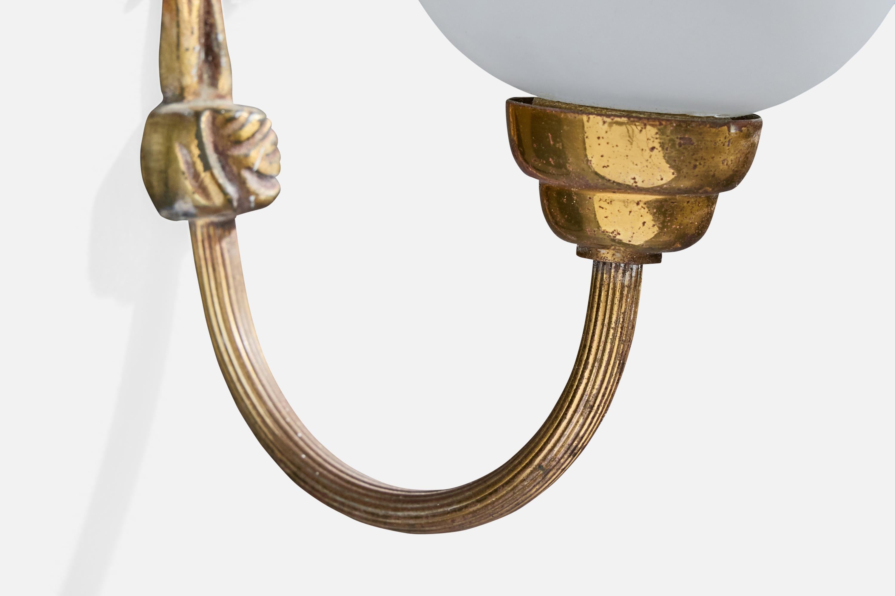 Designer francese, lampade da parete, ottone, vetro, Francia, anni '1950 in vendita 1