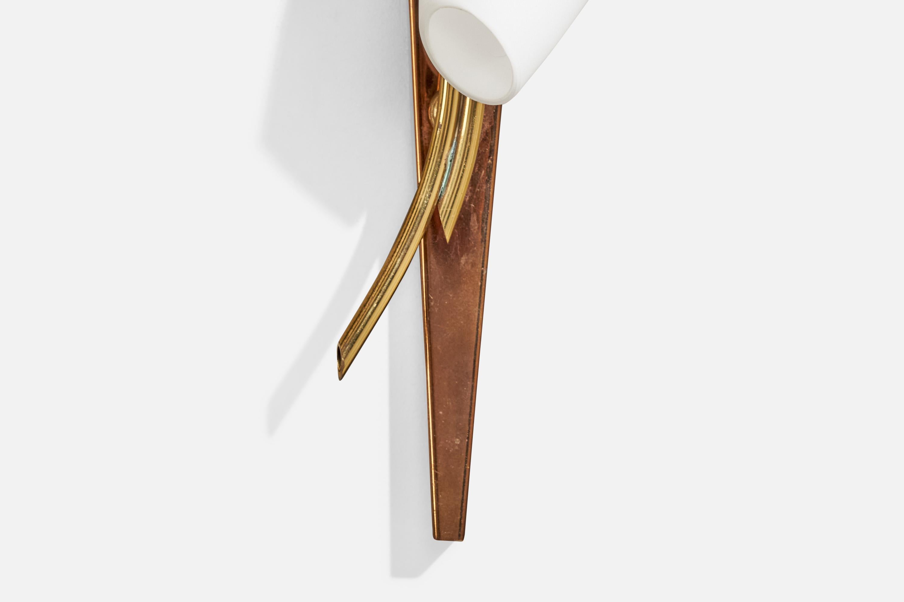 Französischer Designer, Wandleuchten, Messing, Glas, Frankreich, 1950er Jahre im Angebot 3