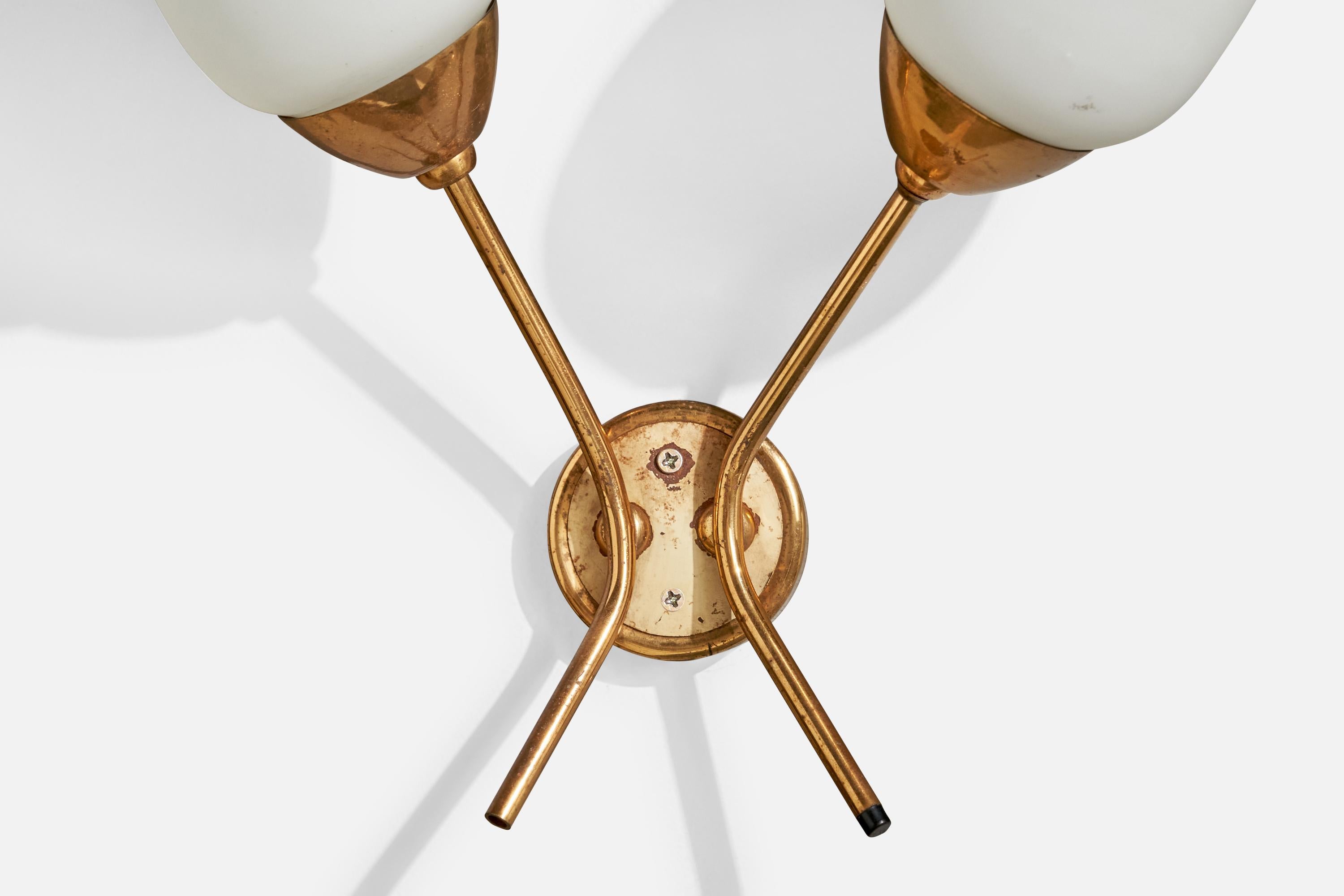 French Designer, Wall Lights, Brass, Glass, France, 1950s For Sale 4