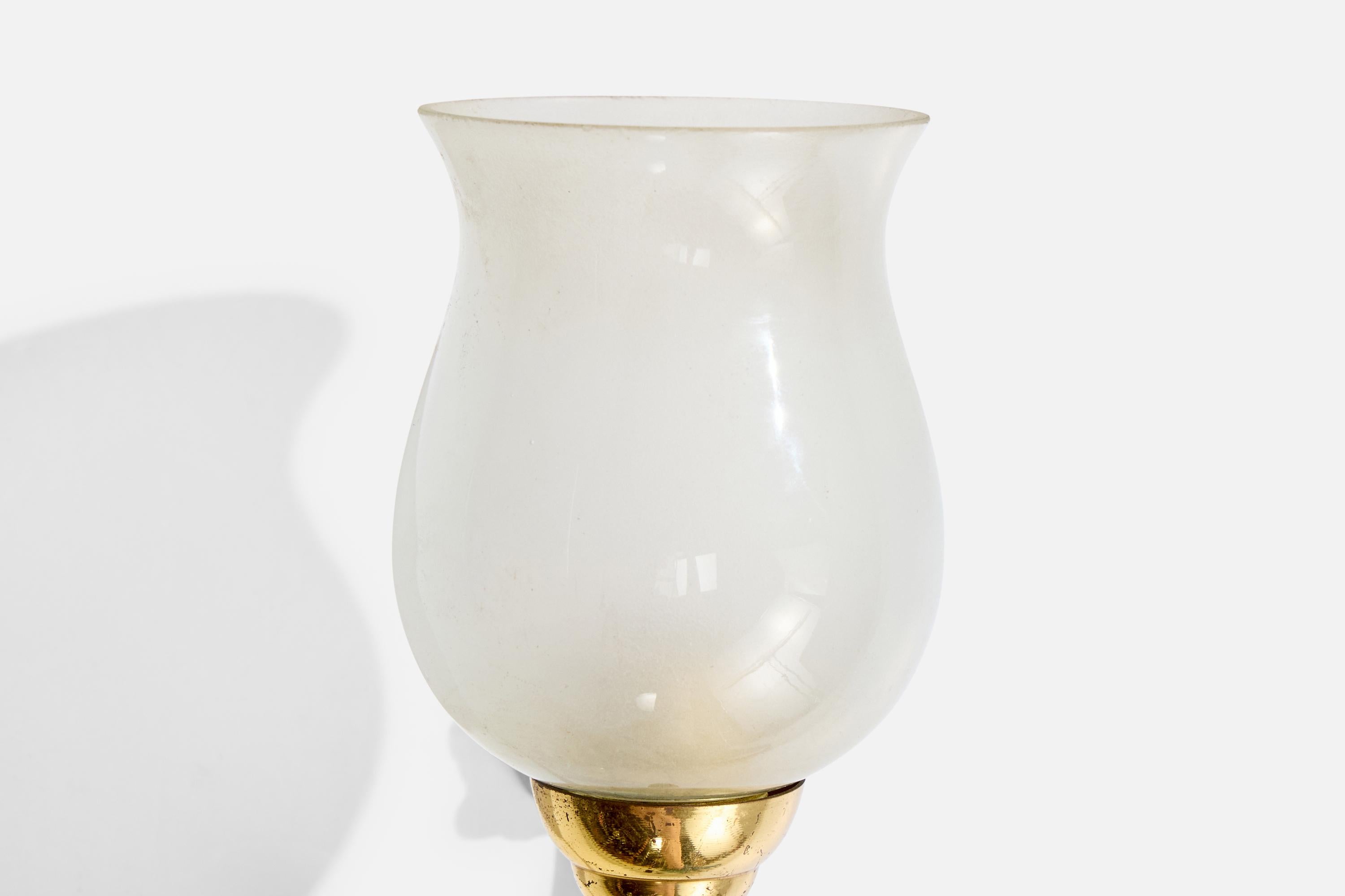 Französischer Designer, Wandleuchten, Messing, Glas, Frankreich, 1950er Jahre im Angebot 3