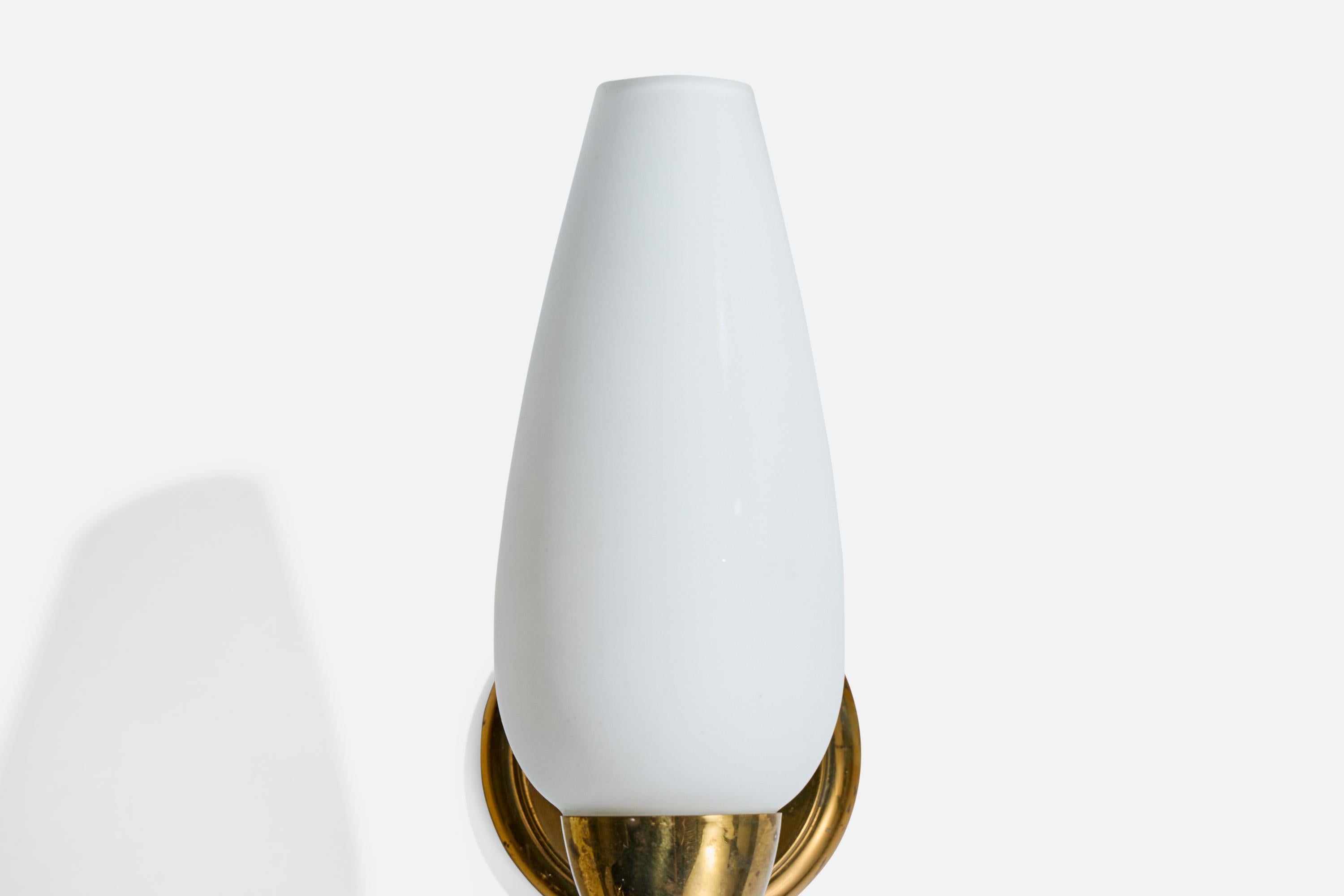 French Designer, Wall Lights, Brass, Glass, France, 1950s For Sale 3