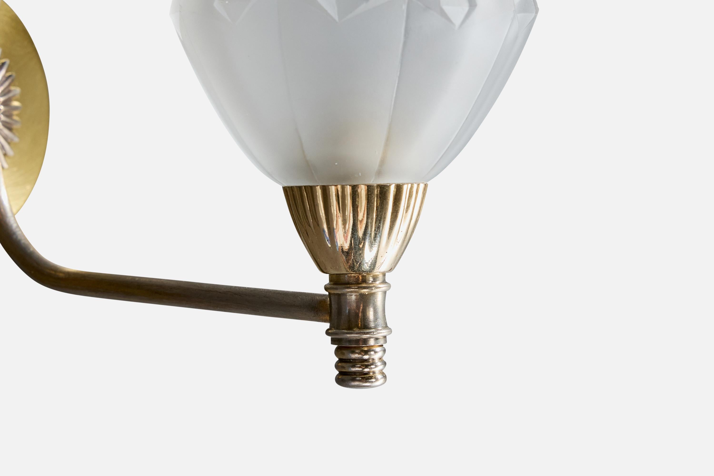 Designer francese, lampade da parete, ottone, vetro, Francia, anni '1950 in vendita 1