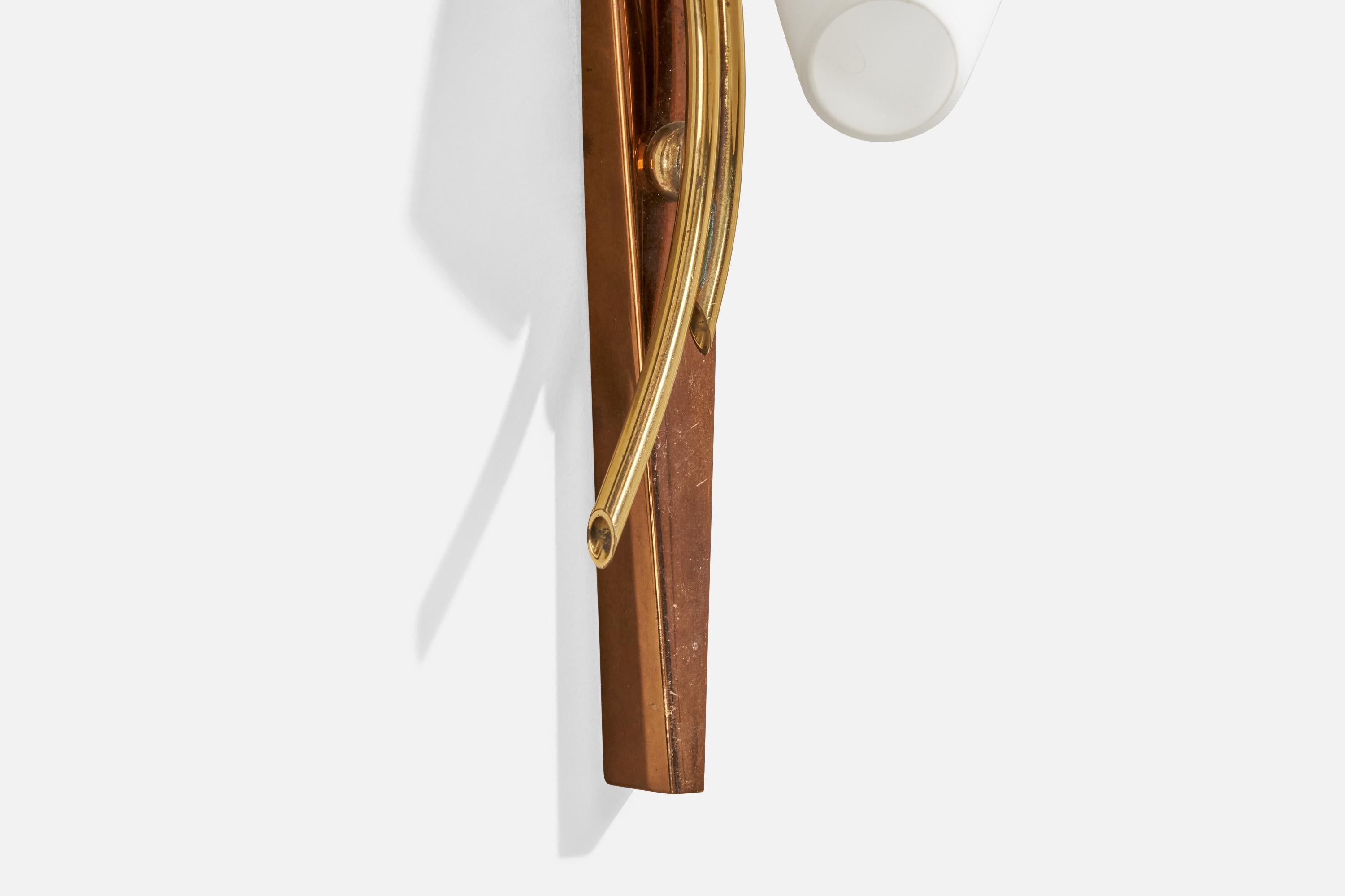 Französischer Designer, Wandleuchten, Messing, Glas, Frankreich, 1950er Jahre im Angebot 4