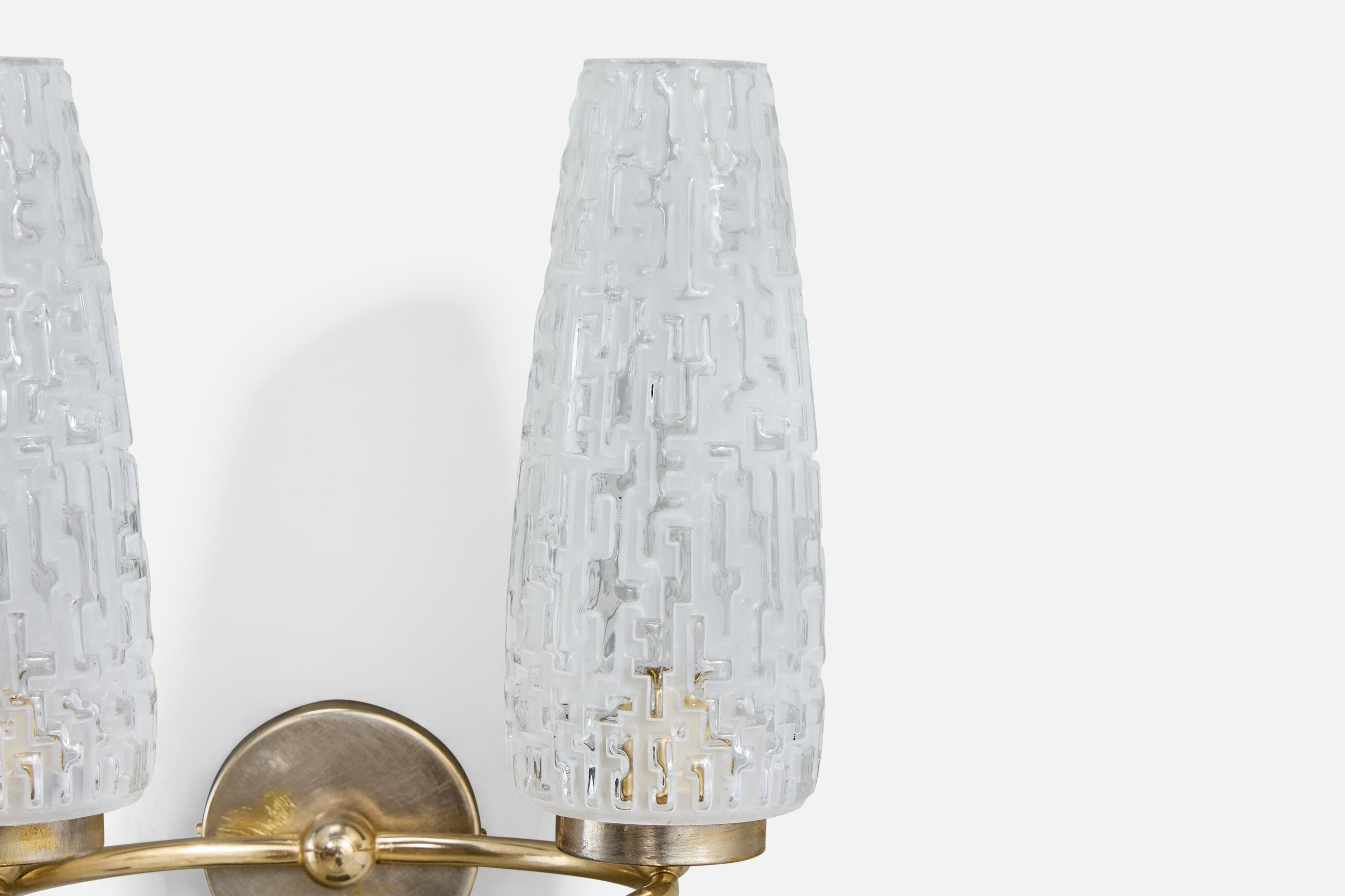 French Designer, Wall Lights, Brass, Glass, France, 1950s For Sale 4