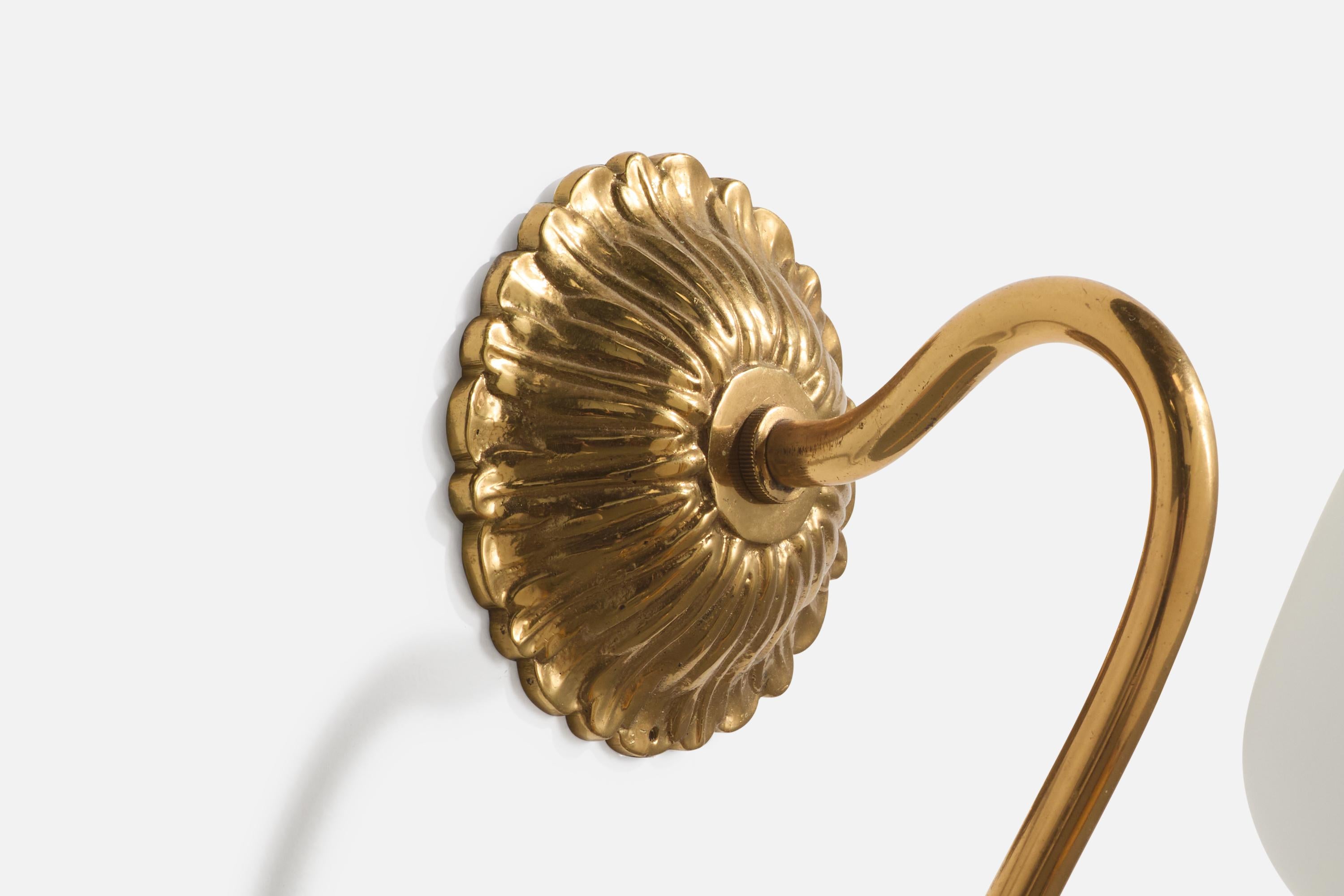 French Designer, Wall Lights, Brass, Glass, France, 1960s For Sale 4