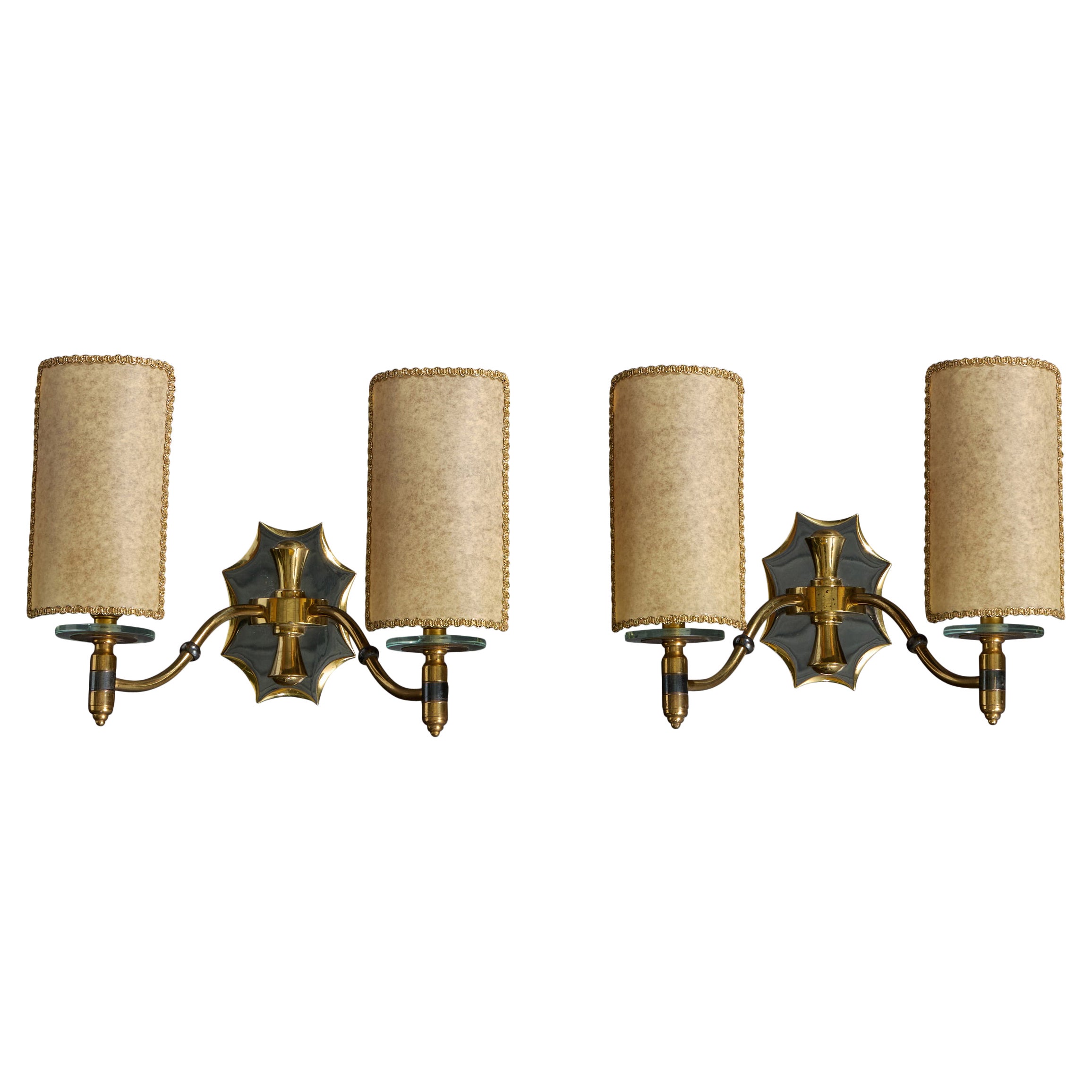 Design francese, lampade da parete, ottone, vetro, pergamena, Francia, anni 
50 in vendita