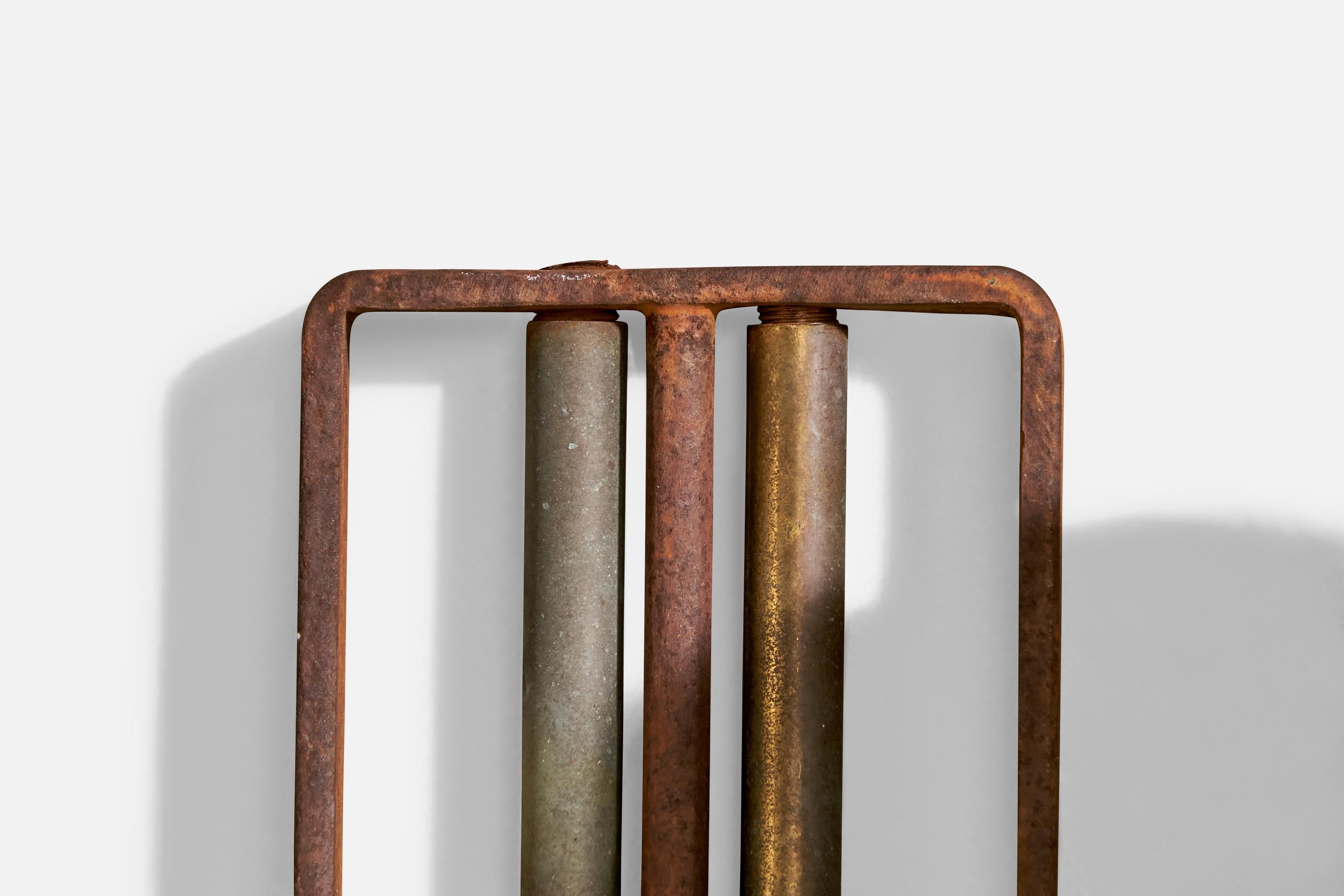 Design francese, lampade da parete, ottone, metallo, tessuto, Francia, anni '1940 In condizioni buone in vendita a High Point, NC