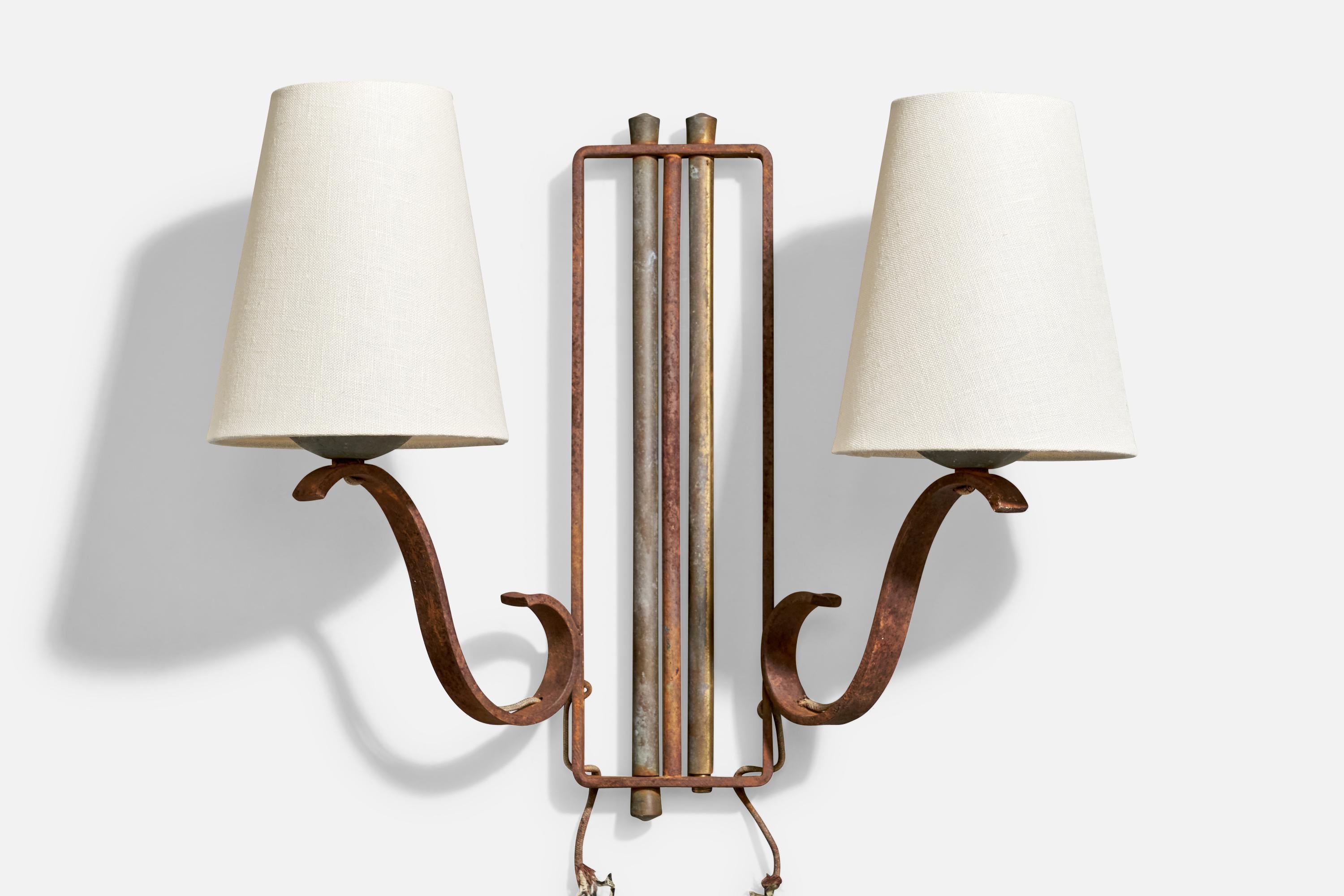Design francese, lampade da parete, ottone, metallo, tessuto, Francia, anni '1940 in vendita 1