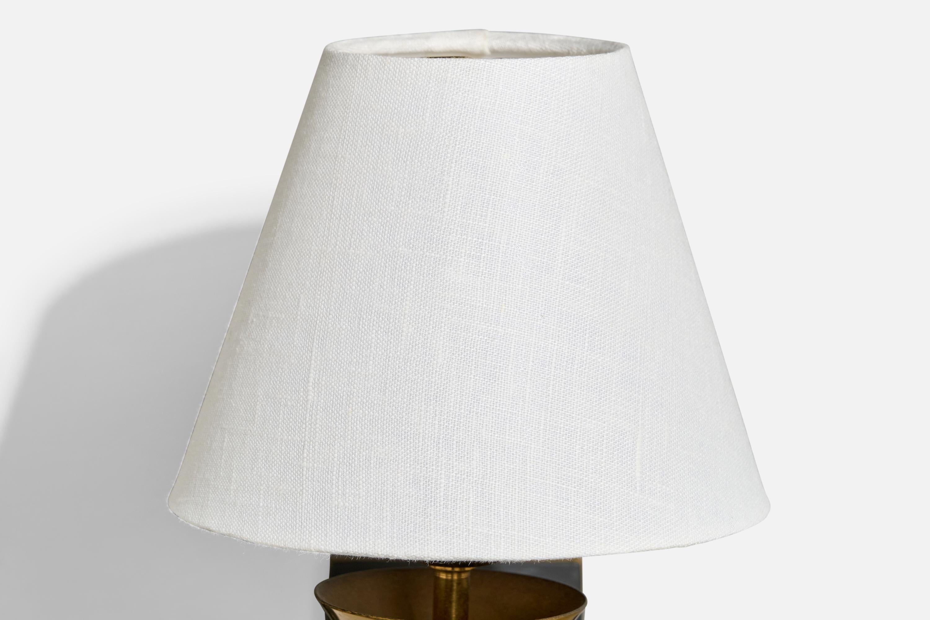 French Designer, Wall Lights, Brass, Metal, Fabric, France, 1950s In Good Condition For Sale In High Point, NC