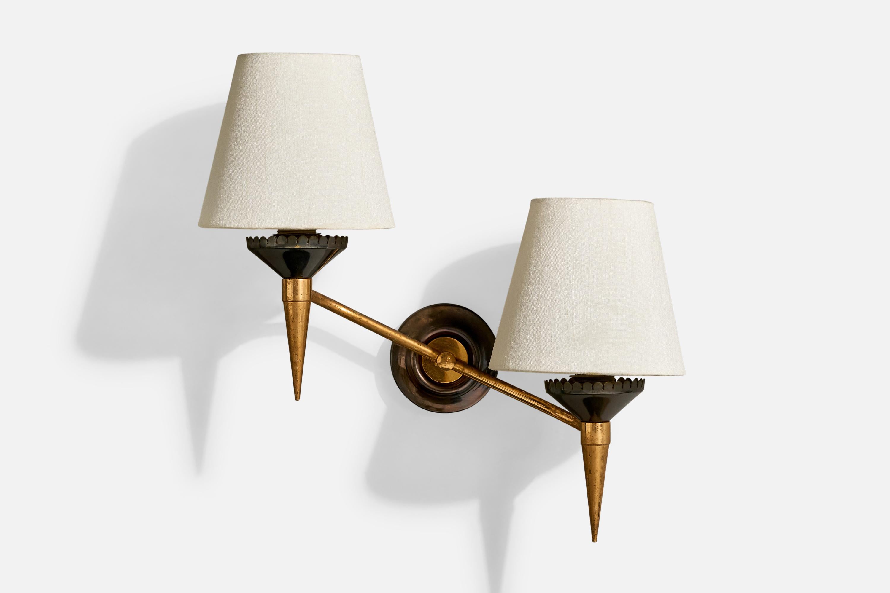 French Designer, Wall Lights, Brass, Metal, Fabric, France, 1950s In Good Condition For Sale In High Point, NC