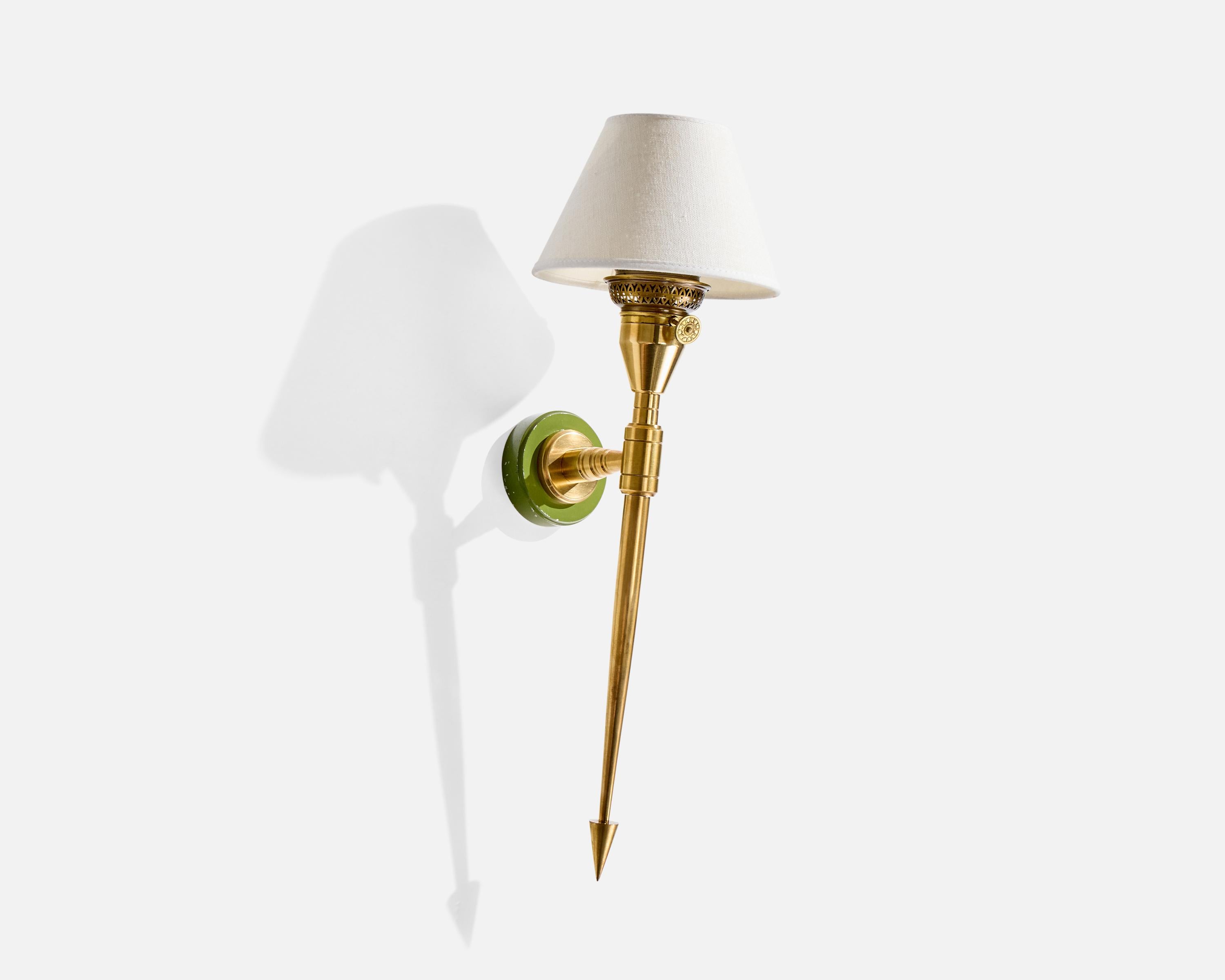 French Designer, Wall Lights, Brass, Metal, Fabric, France, 1950s In Good Condition For Sale In High Point, NC