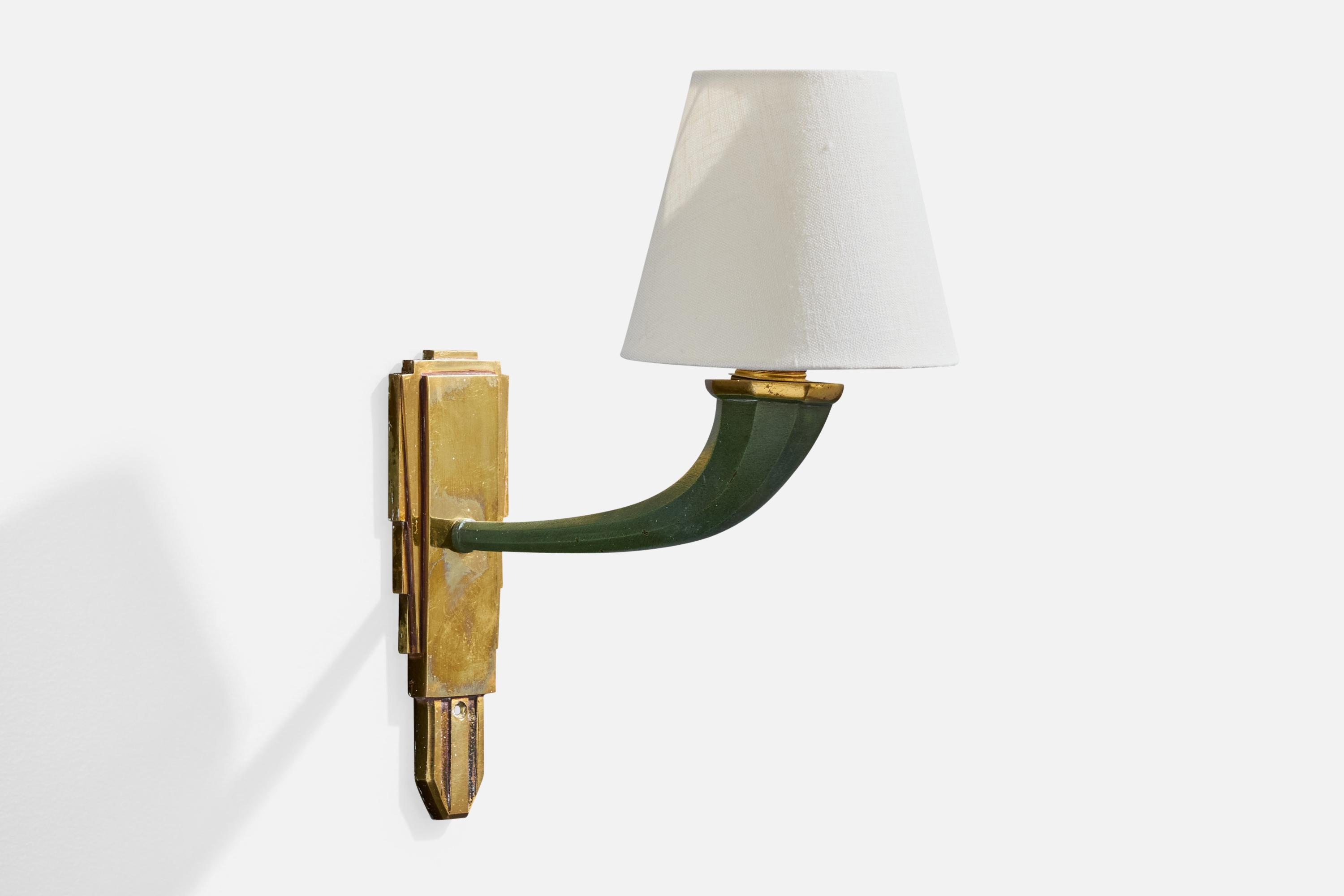 Französischer Designer, Wandleuchten, Messing, Metall, Stoff, Frankreich, 1950er Jahre (Mitte des 20. Jahrhunderts) im Angebot