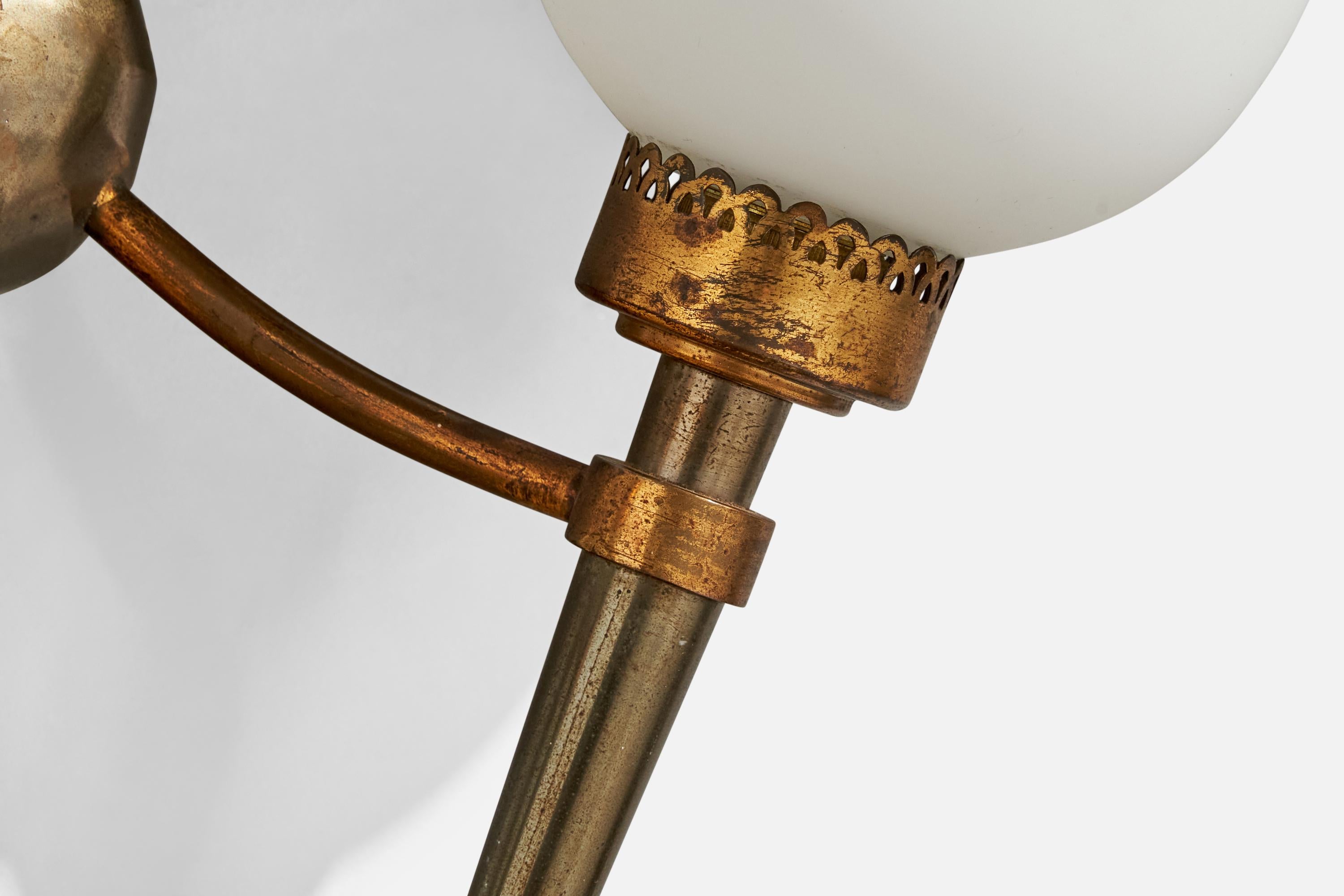 French Designer, Wall Lights, Brass, Metal, Glass, France, 1940s For Sale 4