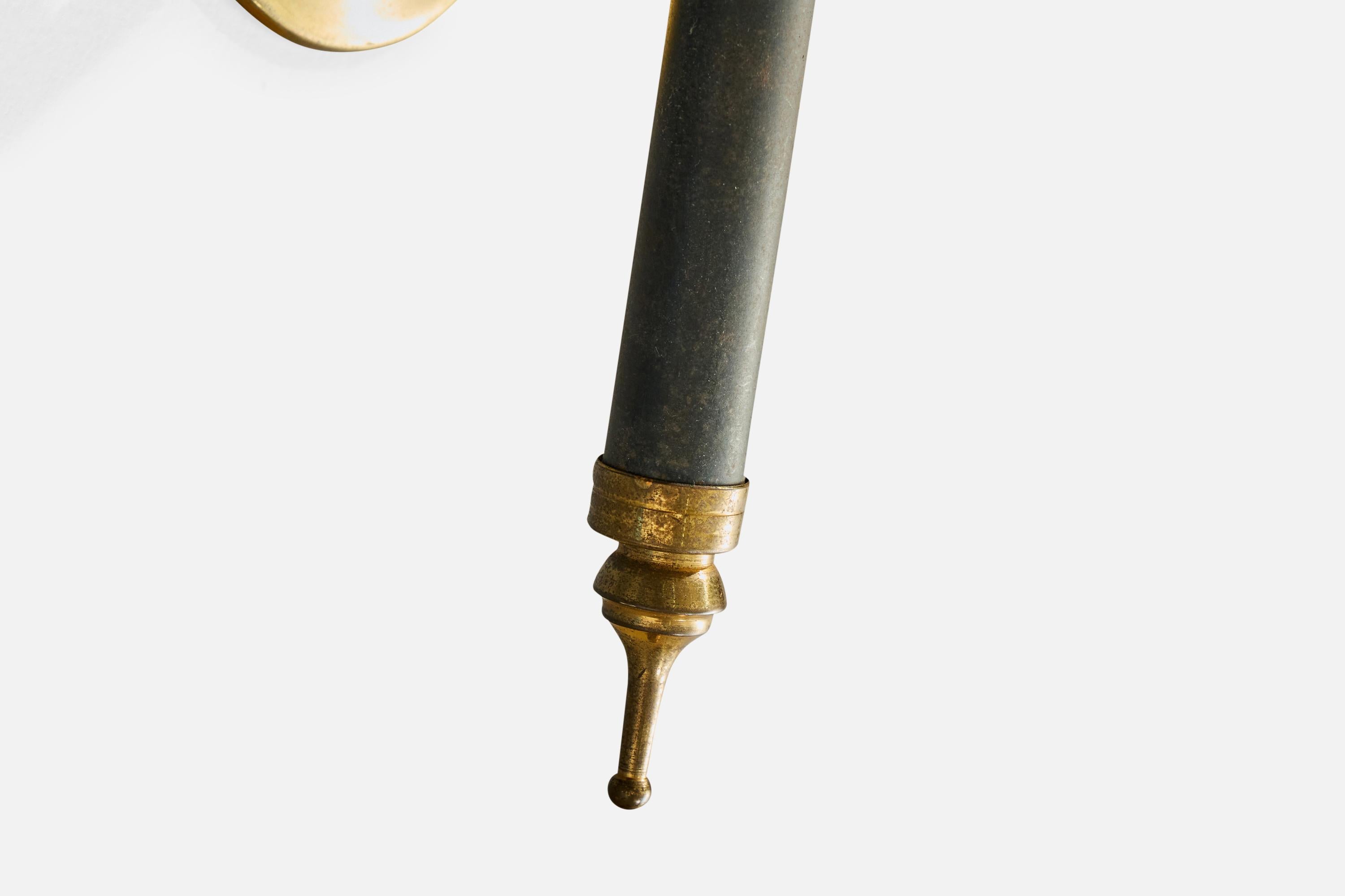 Französischer Designer, Wandleuchten, Messing, Metall, Glas, Frankreich, 1950er Jahre im Angebot 3