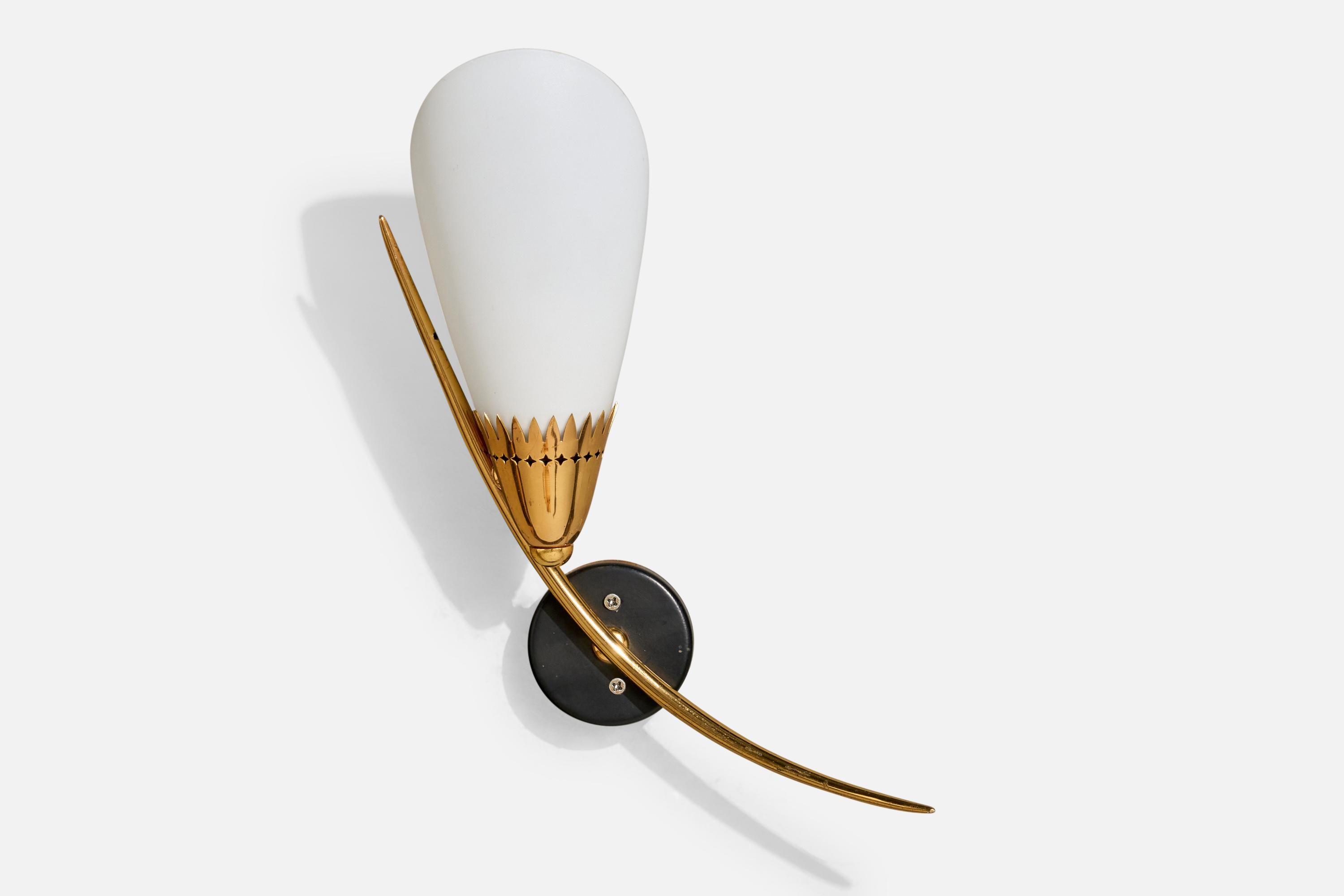 Design/One, Design-Light, laiton, métal, verre, France, années 1960 Bon état - En vente à High Point, NC