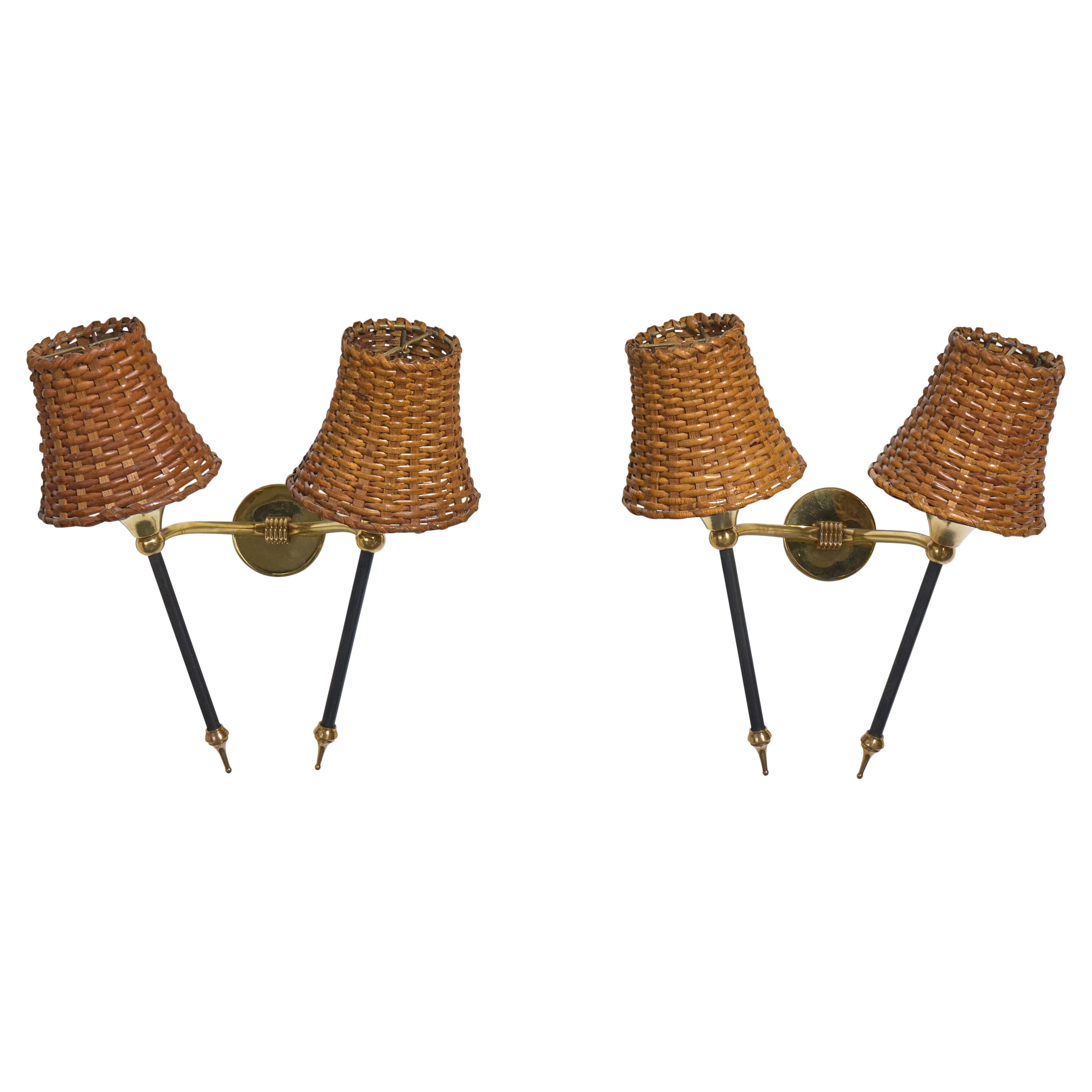 Designer francese, lampade da parete, ottone, metallo, rattan, Francia, anni '60