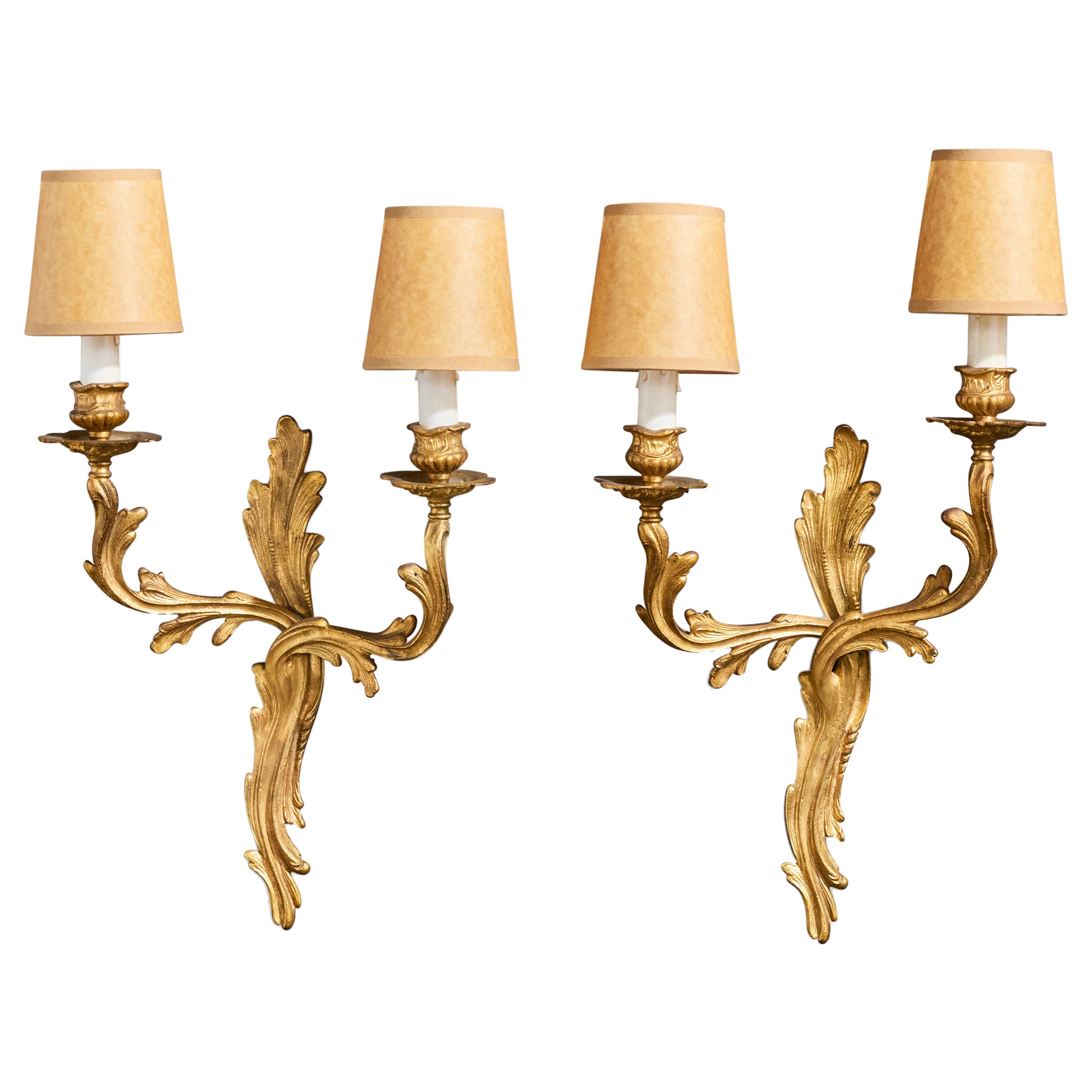 Designer français, appliques murales, laiton, papier parchemin, France, années 1950