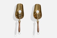 Französischer Designer, Wandleuchten, Messing, Holz, Frankreich, 1950er Jahre