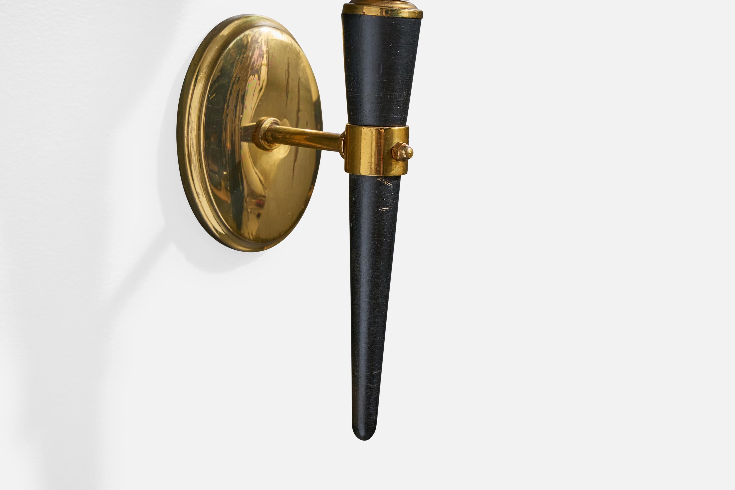 Designer francese, lampade da parete, ottone, legno, vetro, Francia, anni '50 in vendita 1