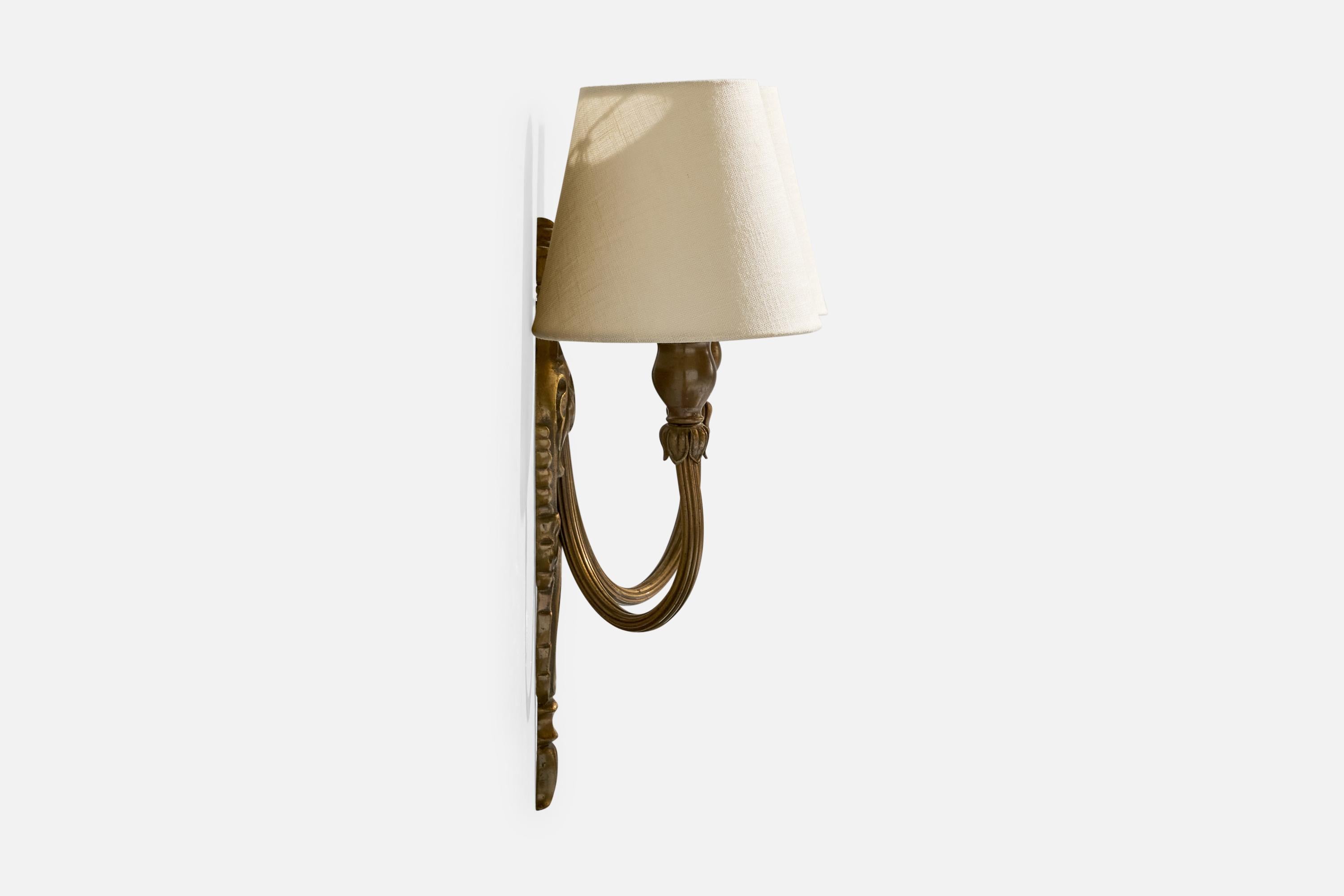 Metà XX secolo Designer francese, lampade da parete, bronzo, tessuto, Francia, anni '40 in vendita