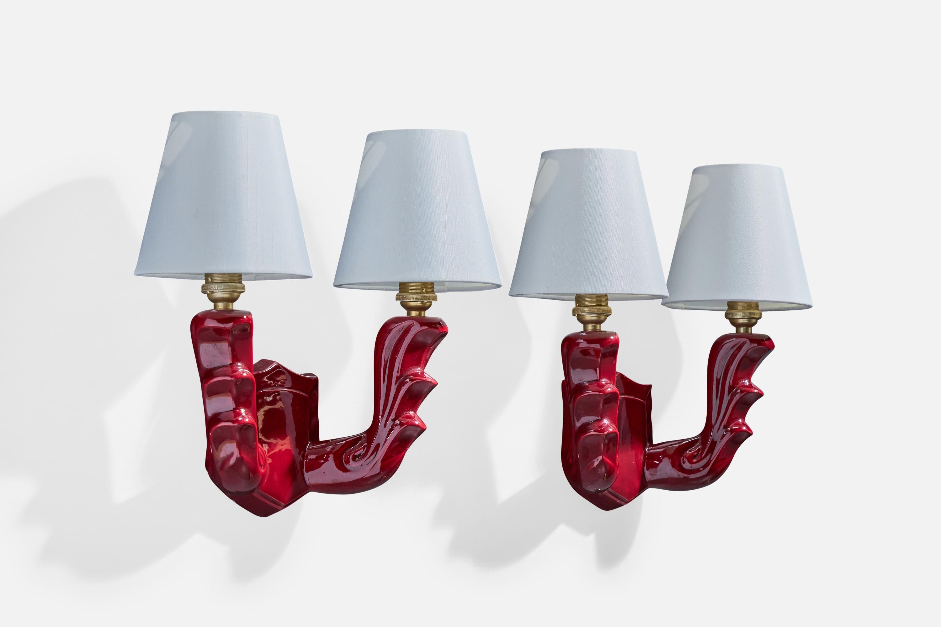 Mid-Century moderno Designer francese, lampade da parete, ceramica, ottone, tessuto, Francia, anni '60 in vendita