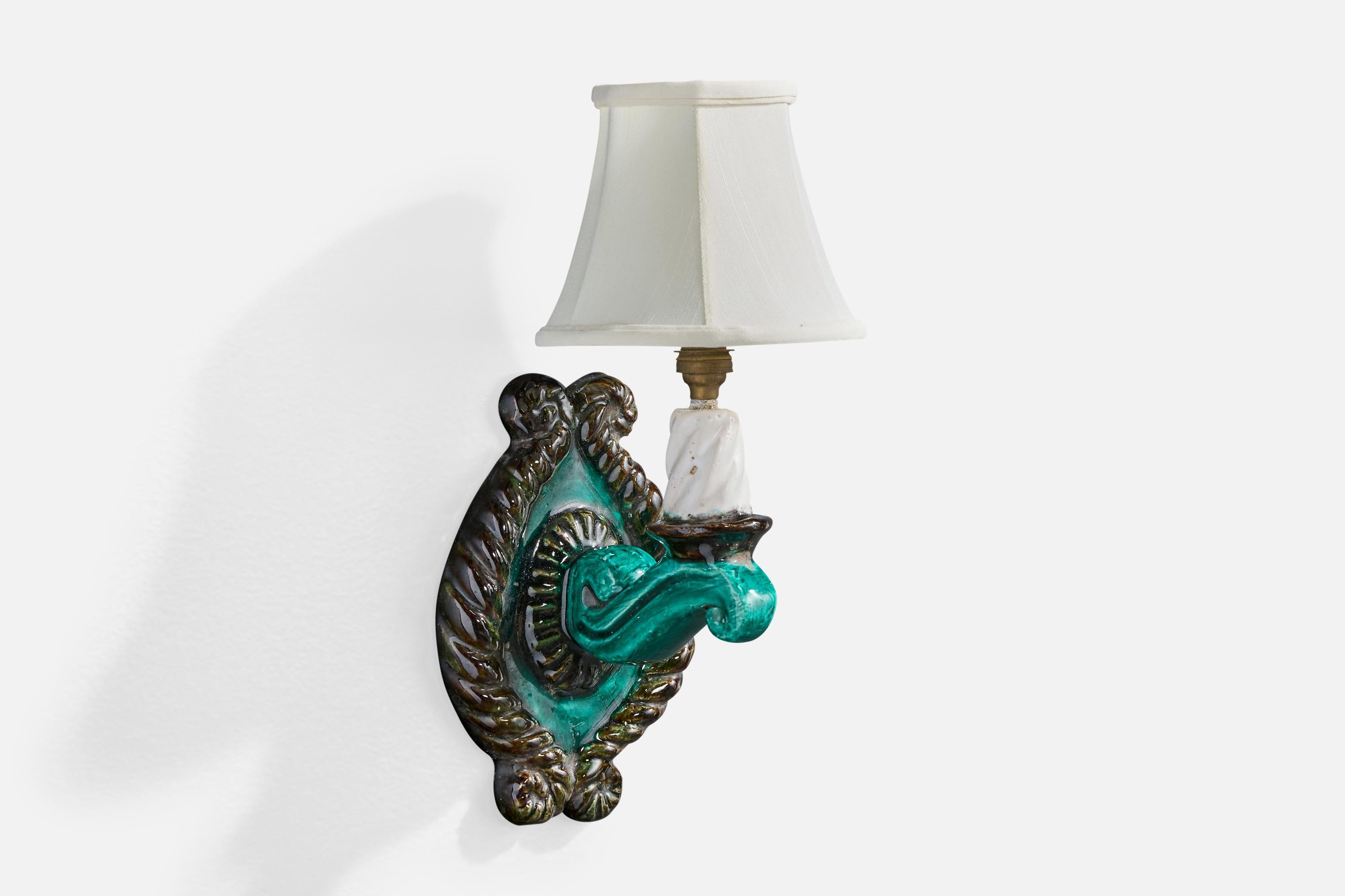 Français Designer français, appliques murales, céramique, tissu, France, années 1950 en vente