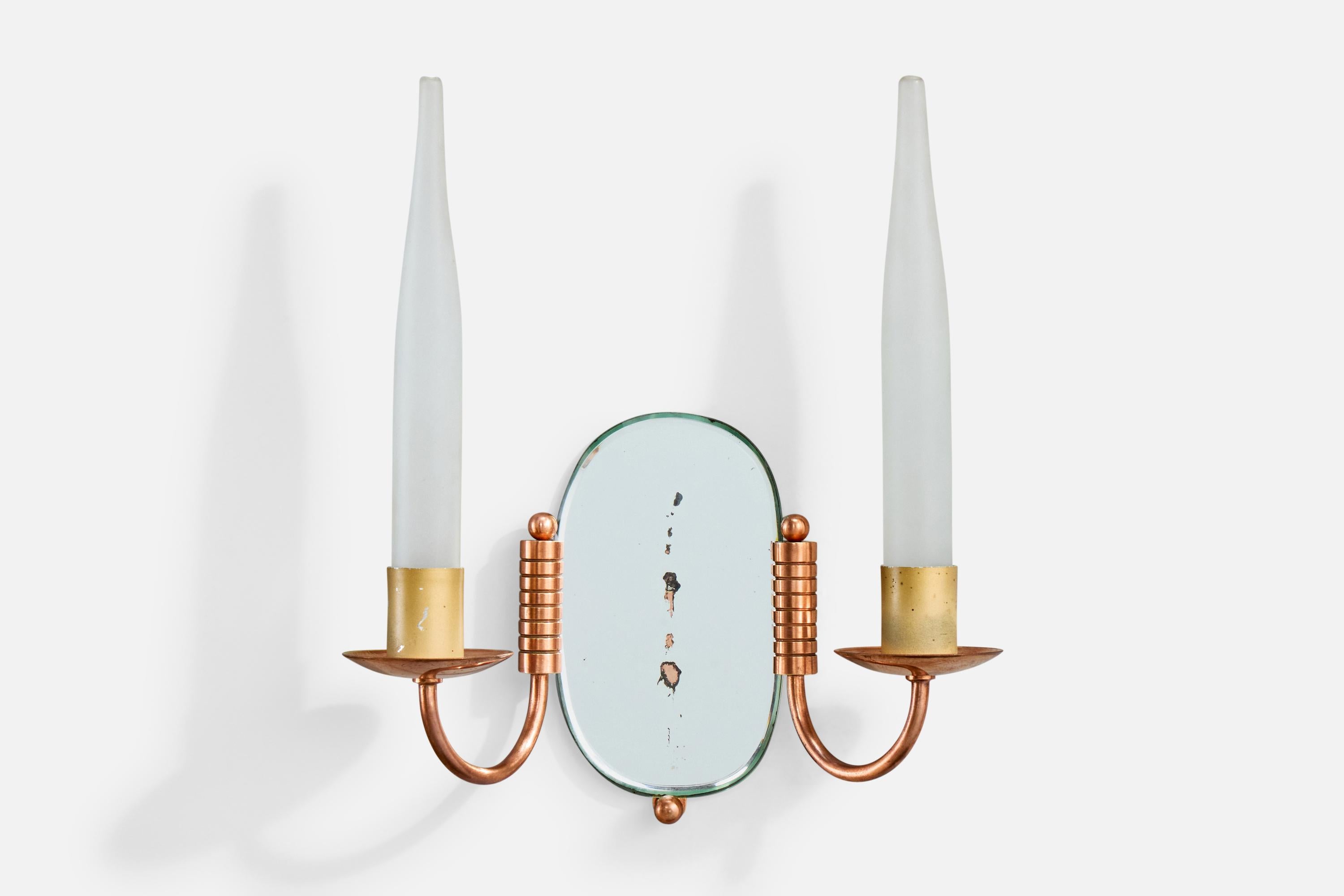 Francese Designer francese, lampade da parete, rame, ottone, vetro, Francia, anni '50 in vendita