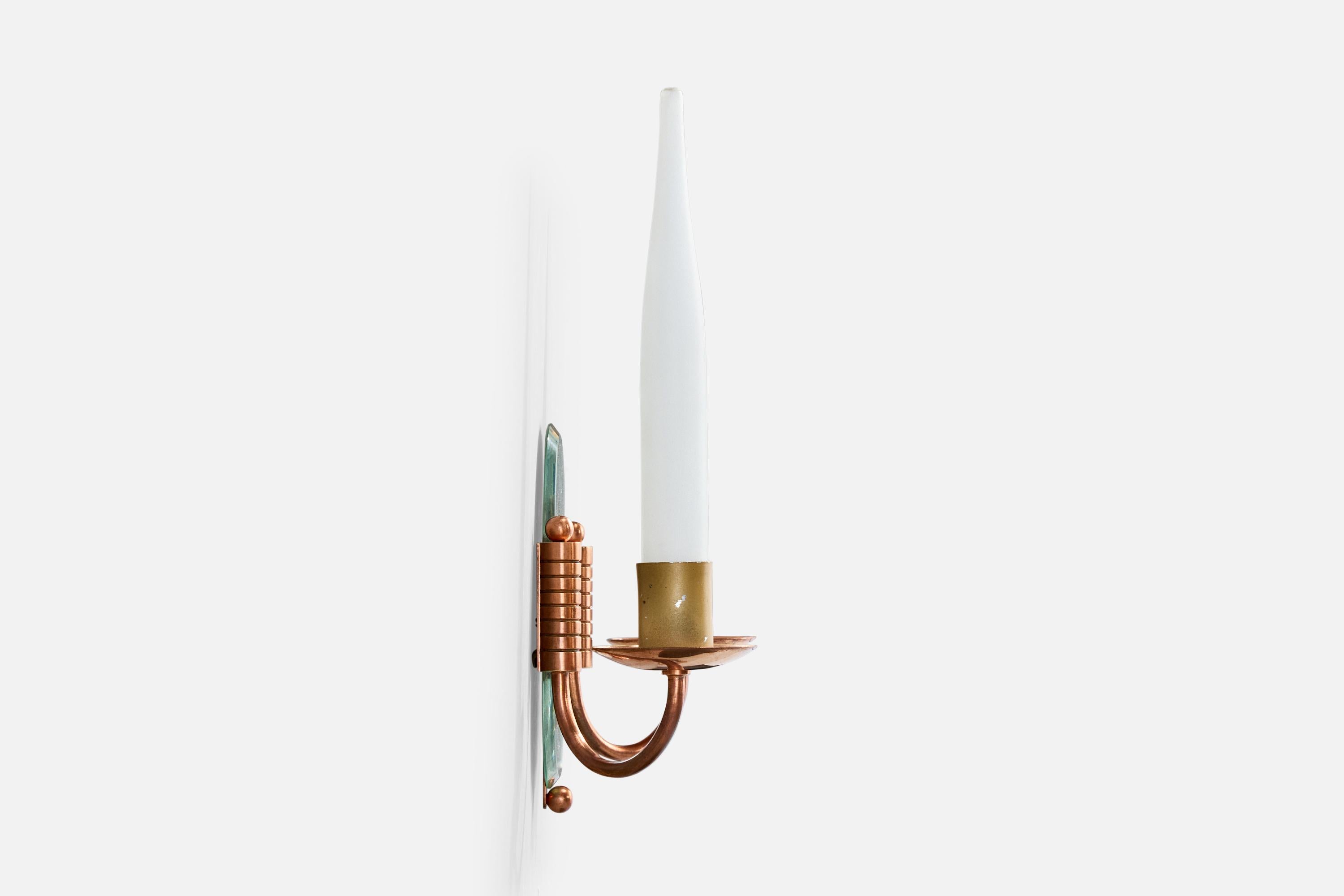 Designer francese, lampade da parete, rame, ottone, vetro, Francia, anni '50 In condizioni buone in vendita a High Point, NC