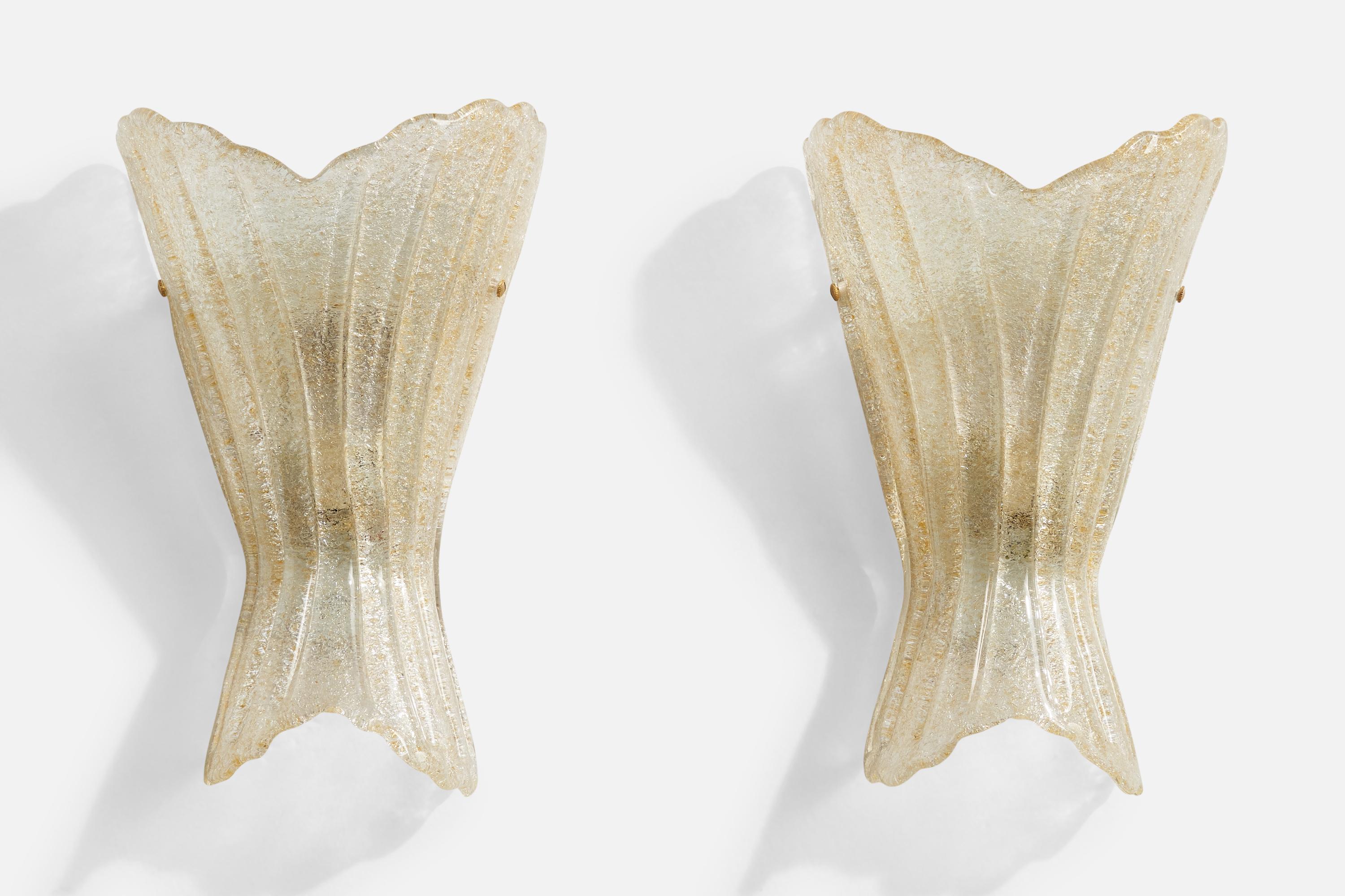 French Designer, Wall Lights, Glass, Brass, France, 1970s In Good Condition For Sale In High Point, NC