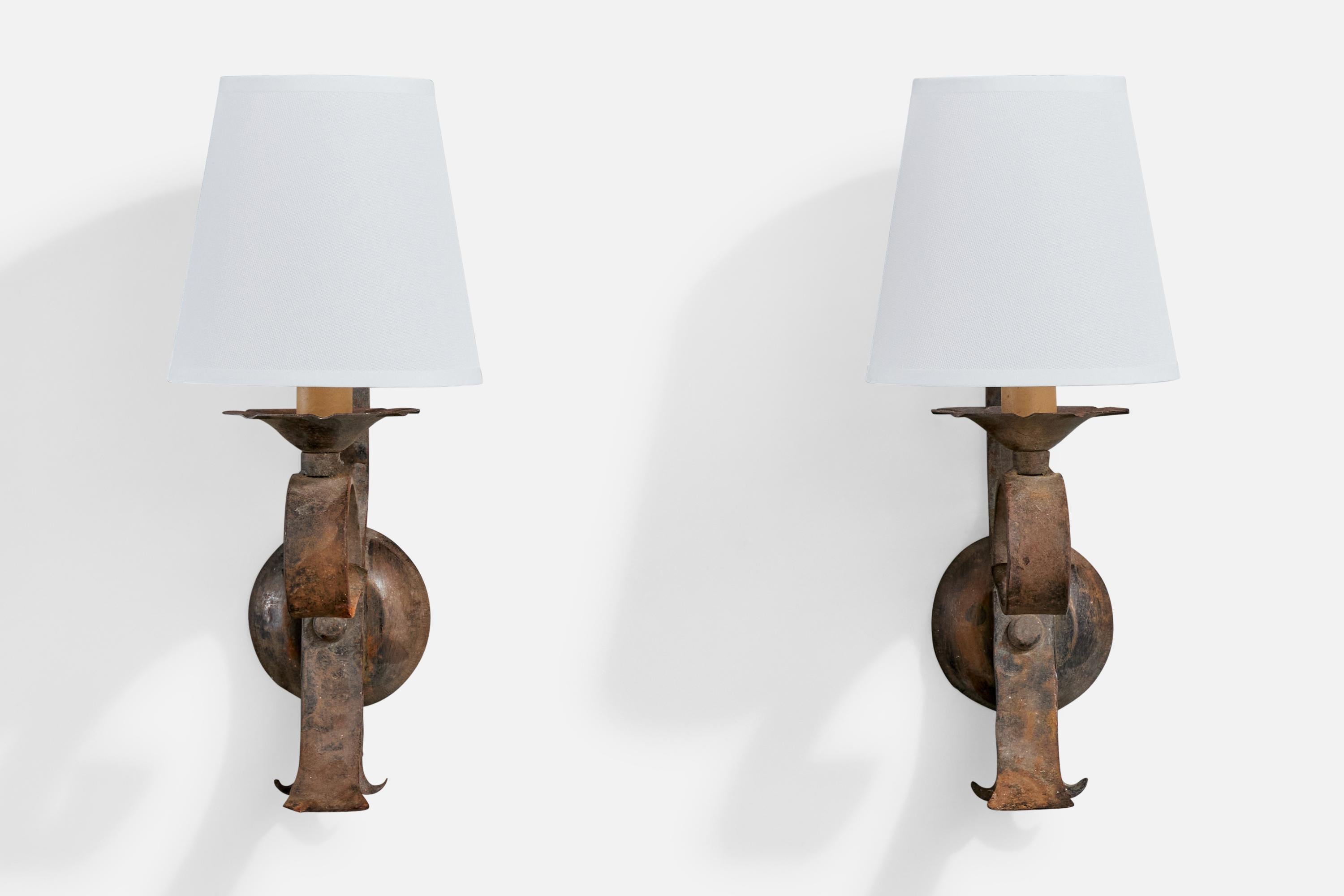 French Designer, Wall Lights, Iron, Bakelite, Fabric, France, 1940s In Good Condition For Sale In High Point, NC
