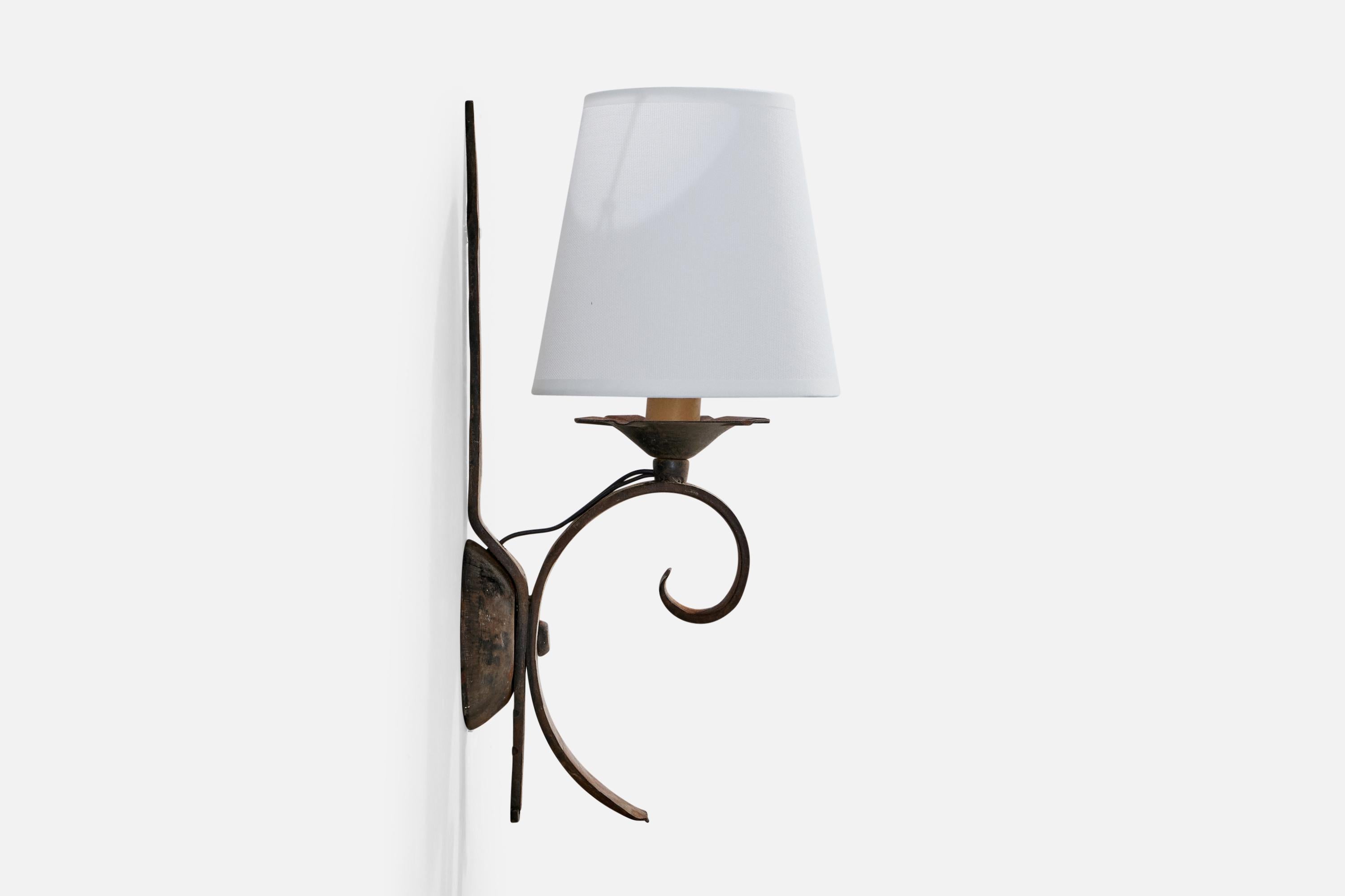 French Designer, Wall Lights, Iron, Bakelite, Fabric, France, 1940s For Sale 1