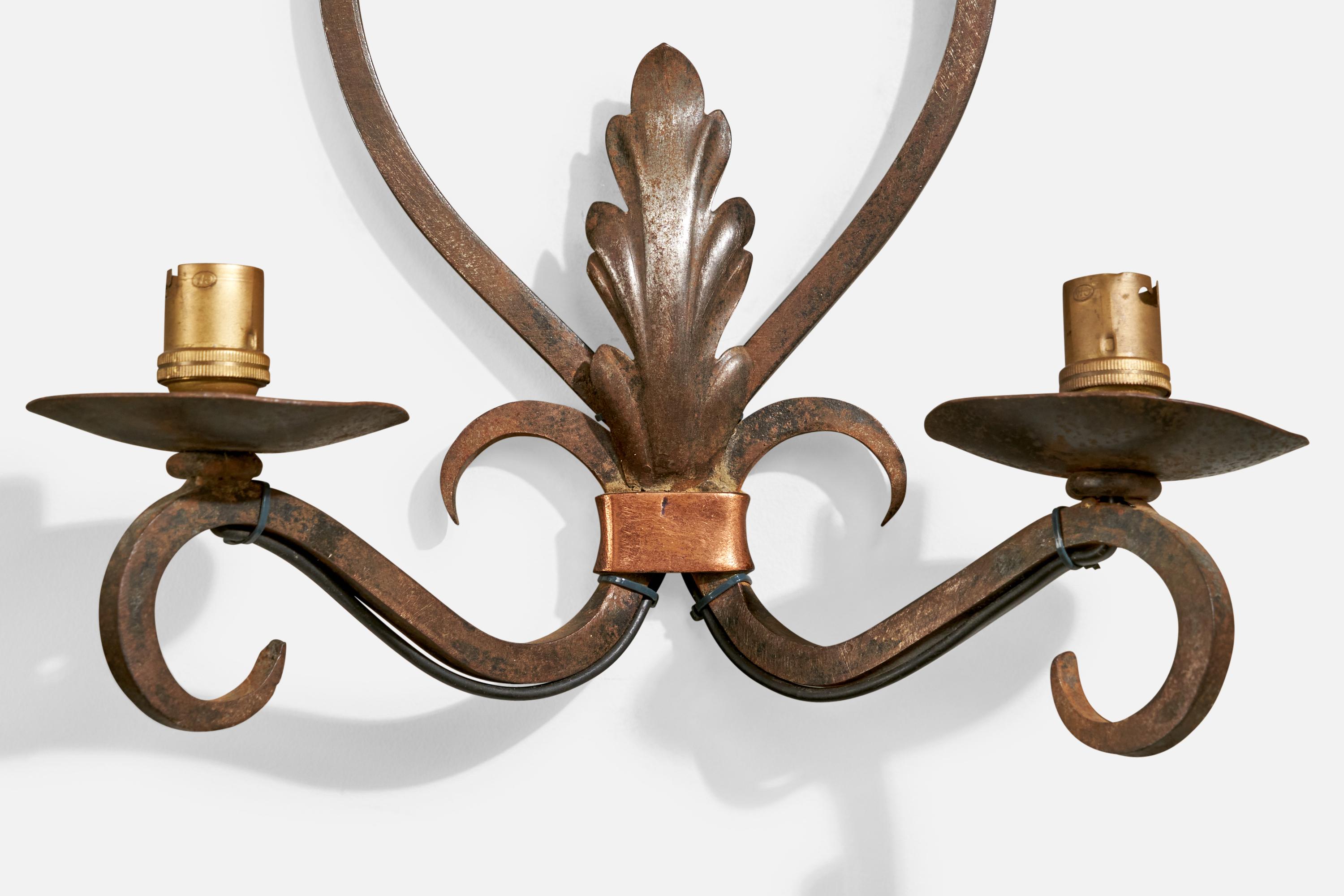 Designer francese, lampade da parete, ferro, tessuto, Francia, anni '30 in vendita 1