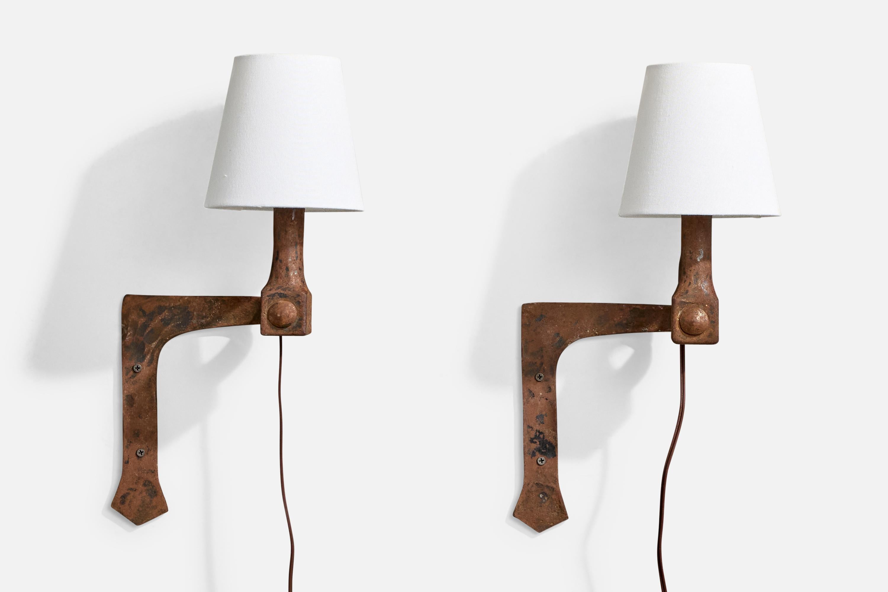 French Designer, Wall Lights, Iron, Fabric, France, 1940s In Good Condition For Sale In High Point, NC