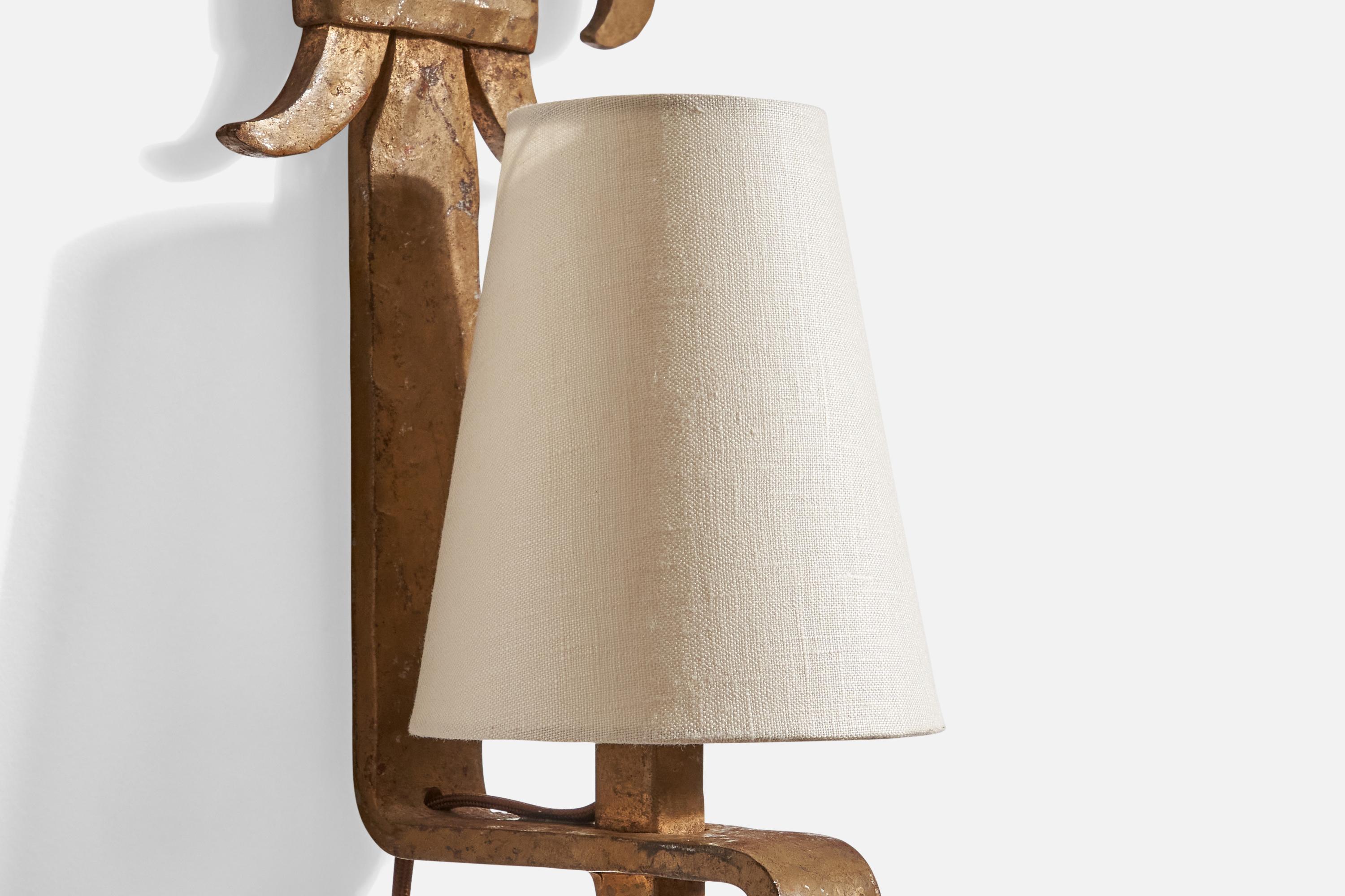 Tessuto Designer francese, lampade da parete, ferro, tessuto, Francia, anni '1940 in vendita