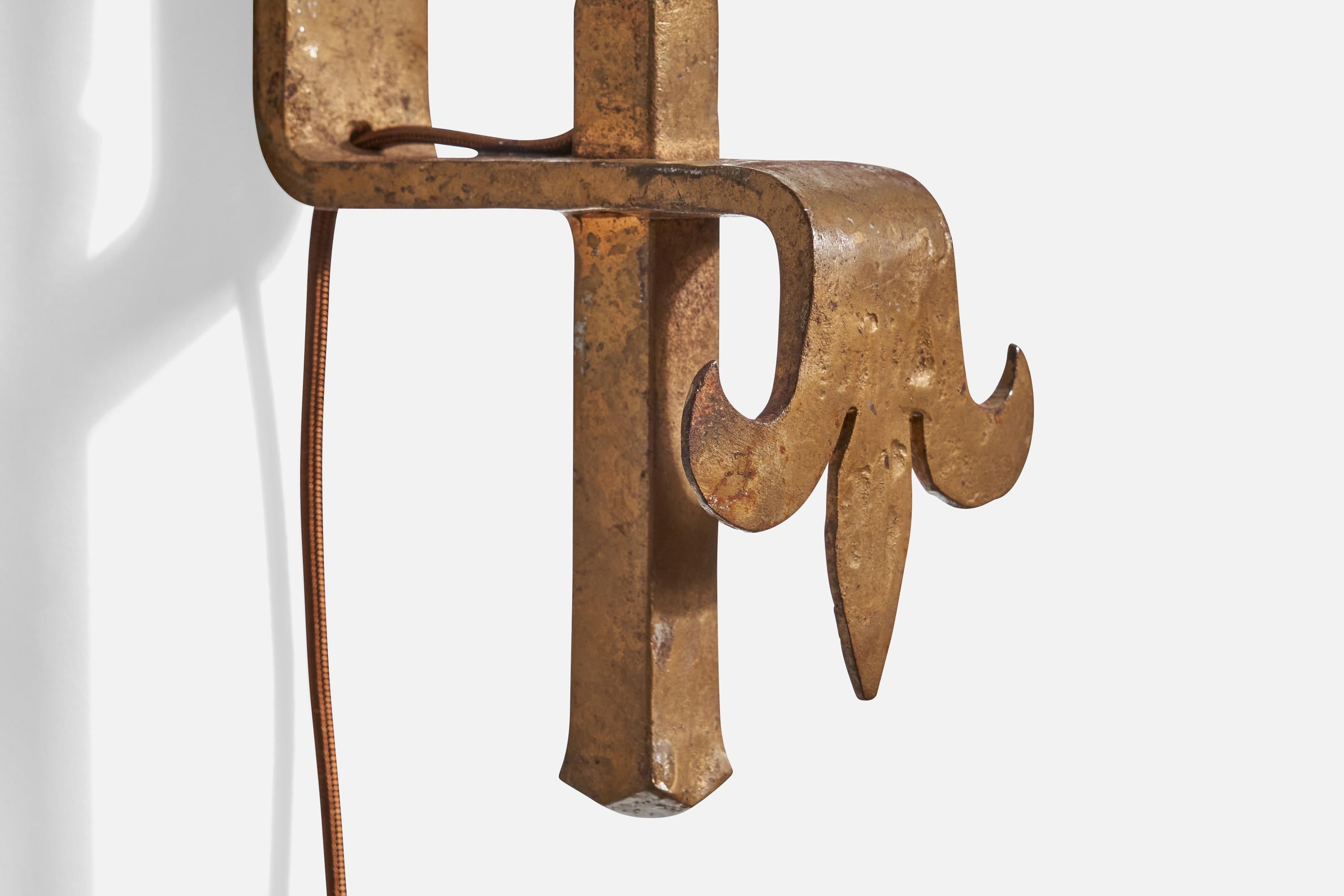 Designer francese, lampade da parete, ferro, tessuto, Francia, anni '1940 in vendita 2