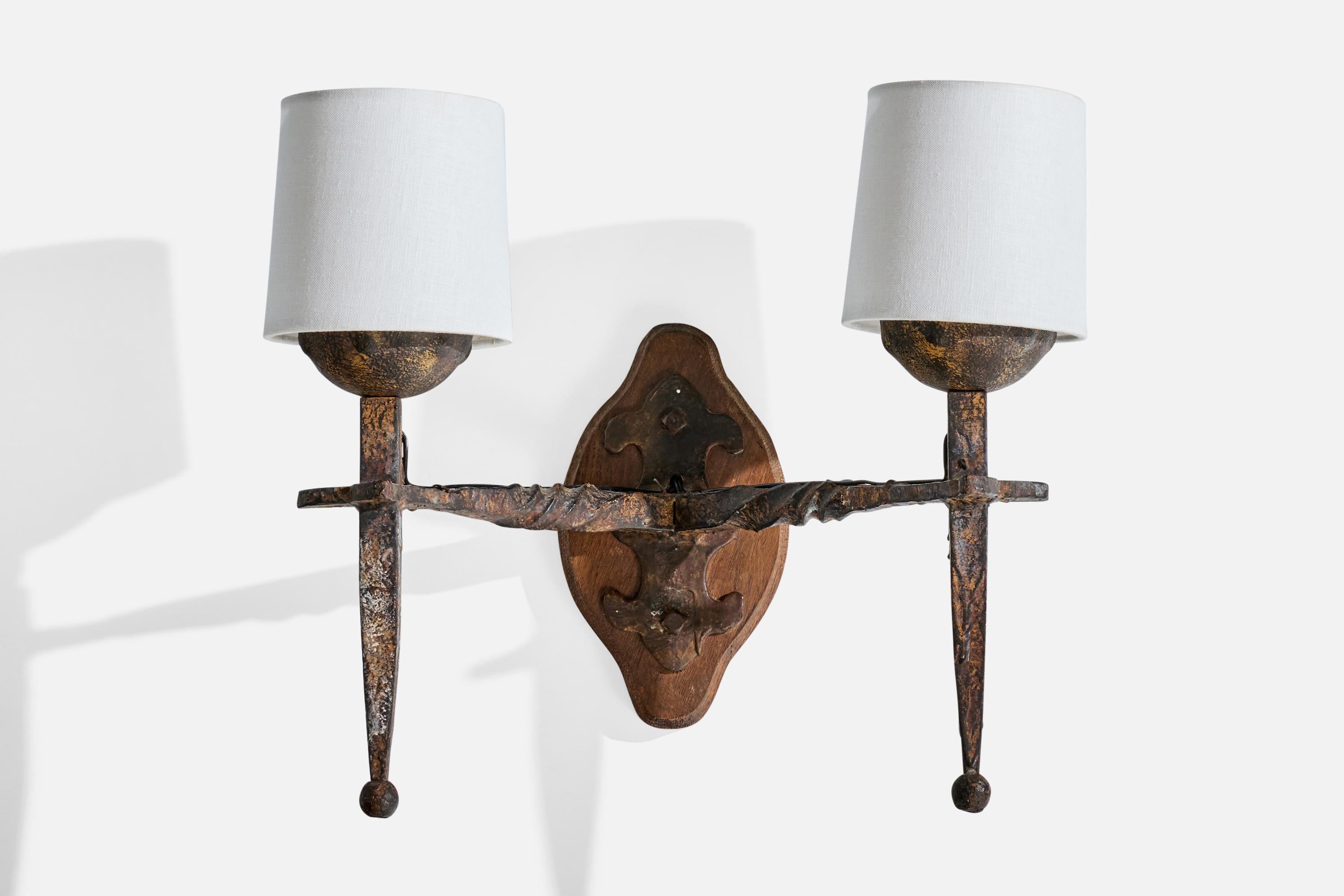 Français Design/One, Appliques, Fer, Oak, Tissu, France, 1940s en vente