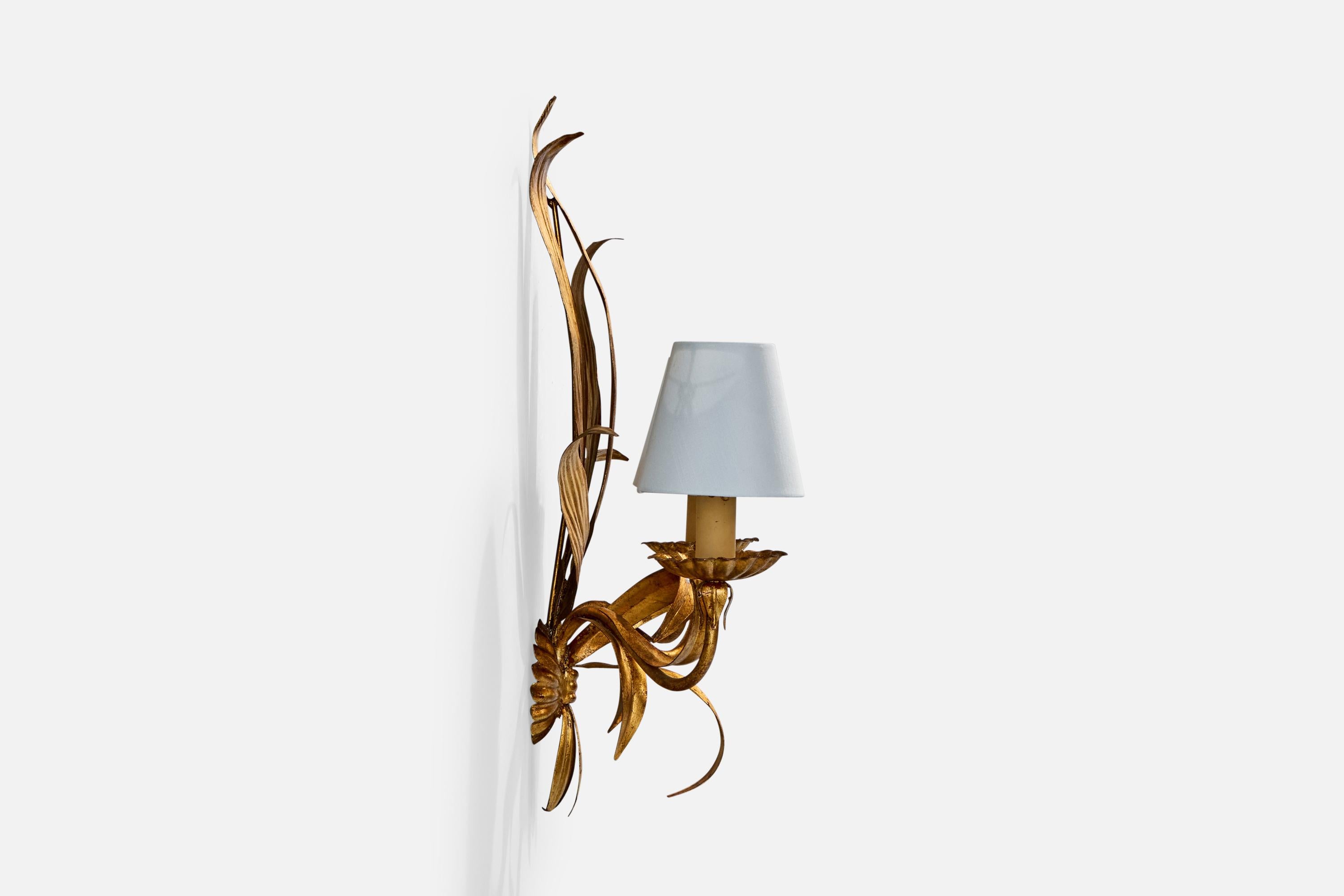 French Designer, Wall Lights, Metal, Bakelite, Fabric, France, 1940s For Sale 1