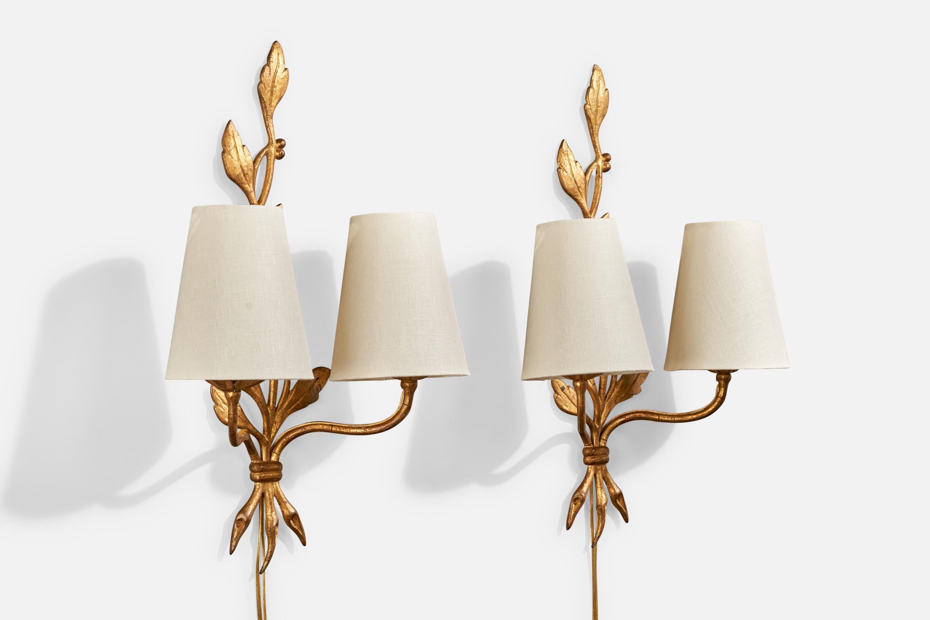 Francese Designer francese, lampade da parete, metallo, tessuto, Francia, anni '1940 in vendita