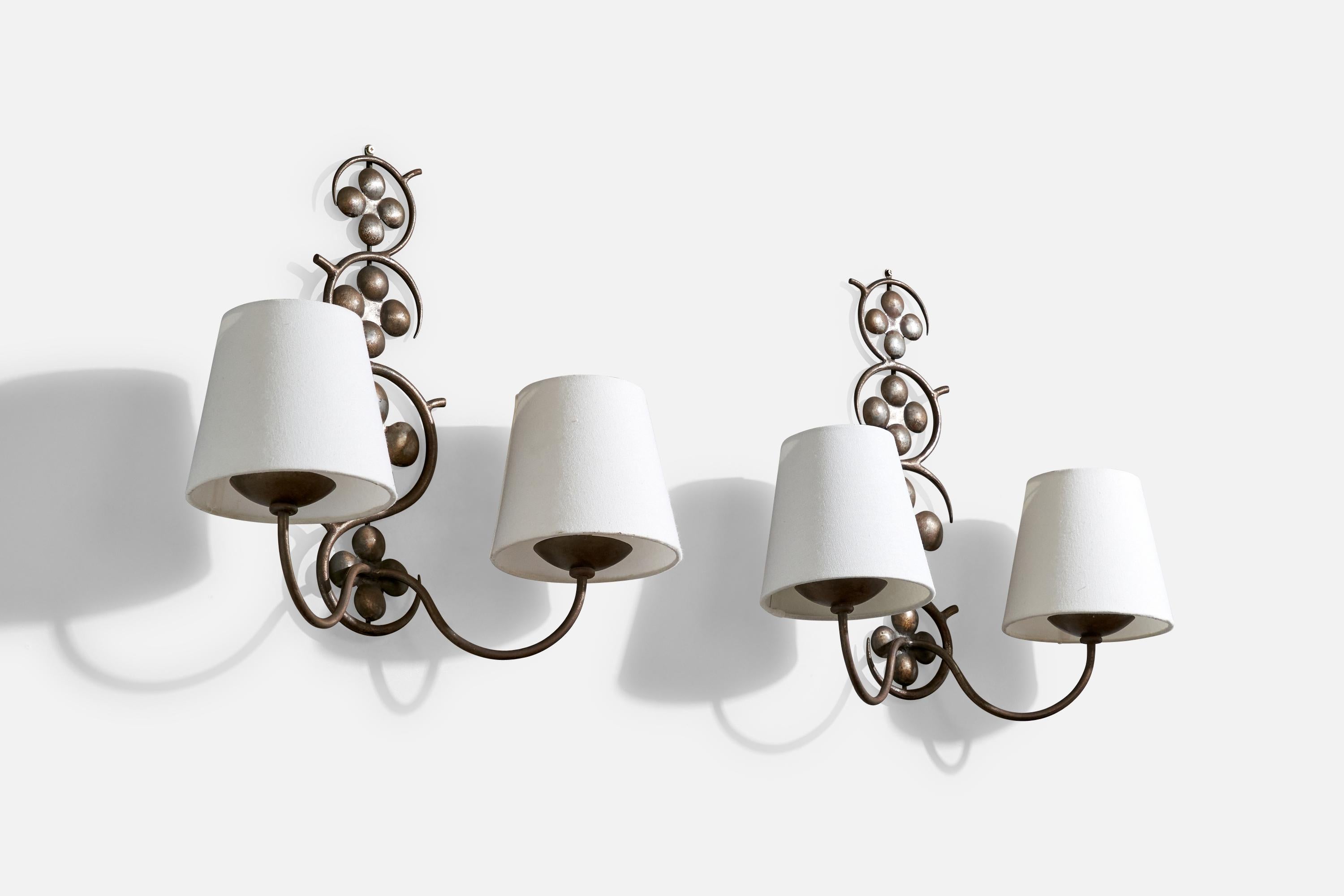 French Designer, Wall Lights, Metal, Fabric, France, 1940s In Good Condition For Sale In High Point, NC