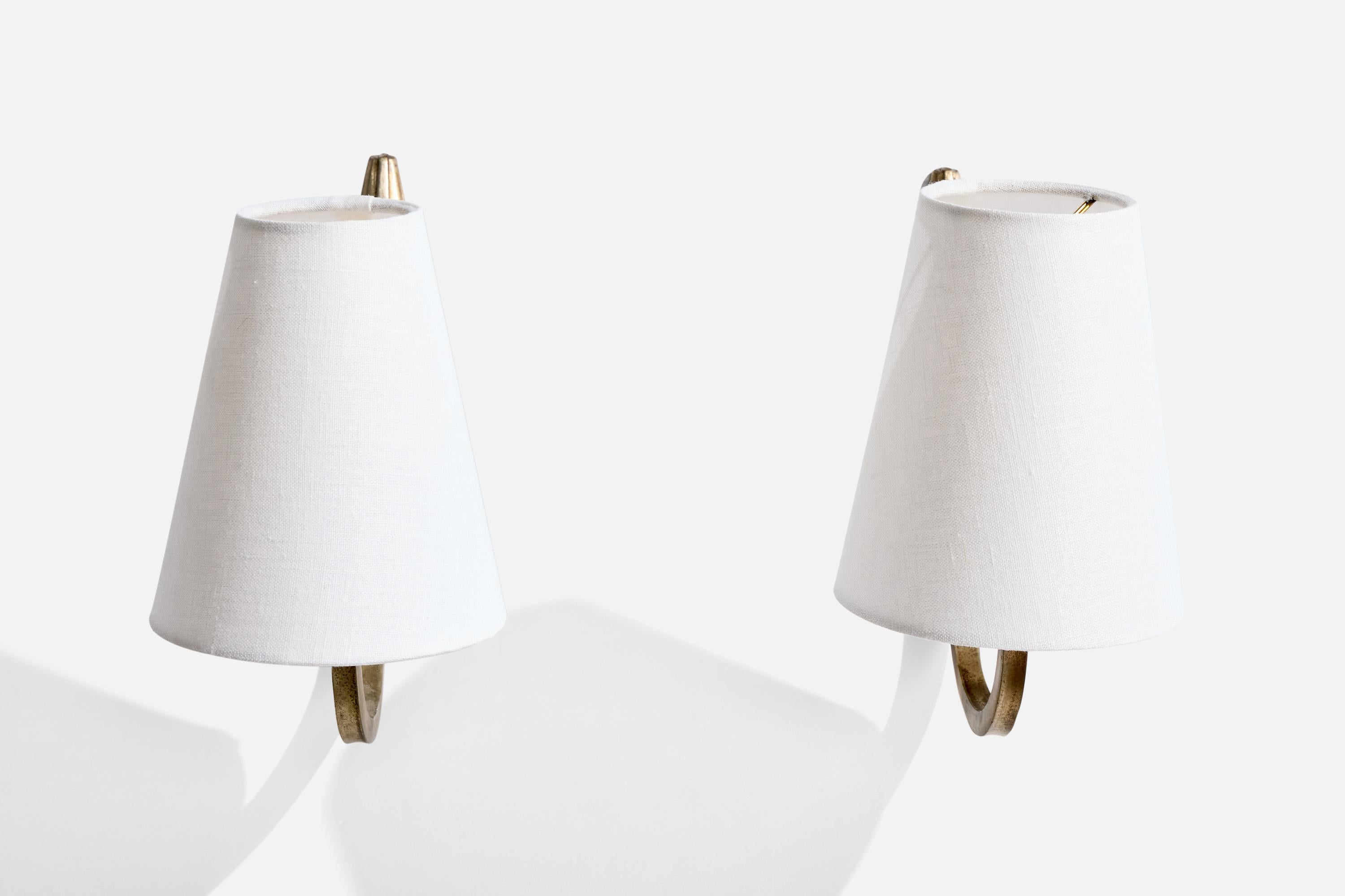 French Designer, Wall Lights, Metal, Fabric, France, 1940s In Good Condition For Sale In High Point, NC