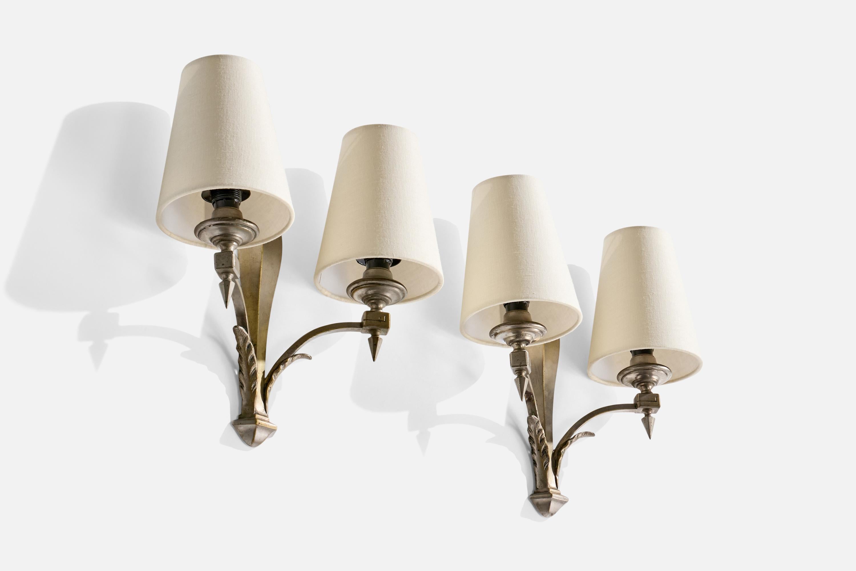 French Designer, Wall Lights, Metal, Fabric, France, 1940s In Good Condition For Sale In High Point, NC